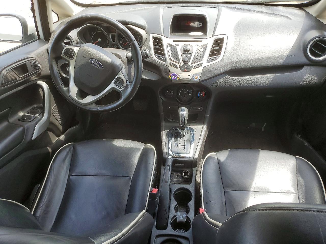 2011 Ford Fiesta White vin: 3FADP4CJ2BM104827