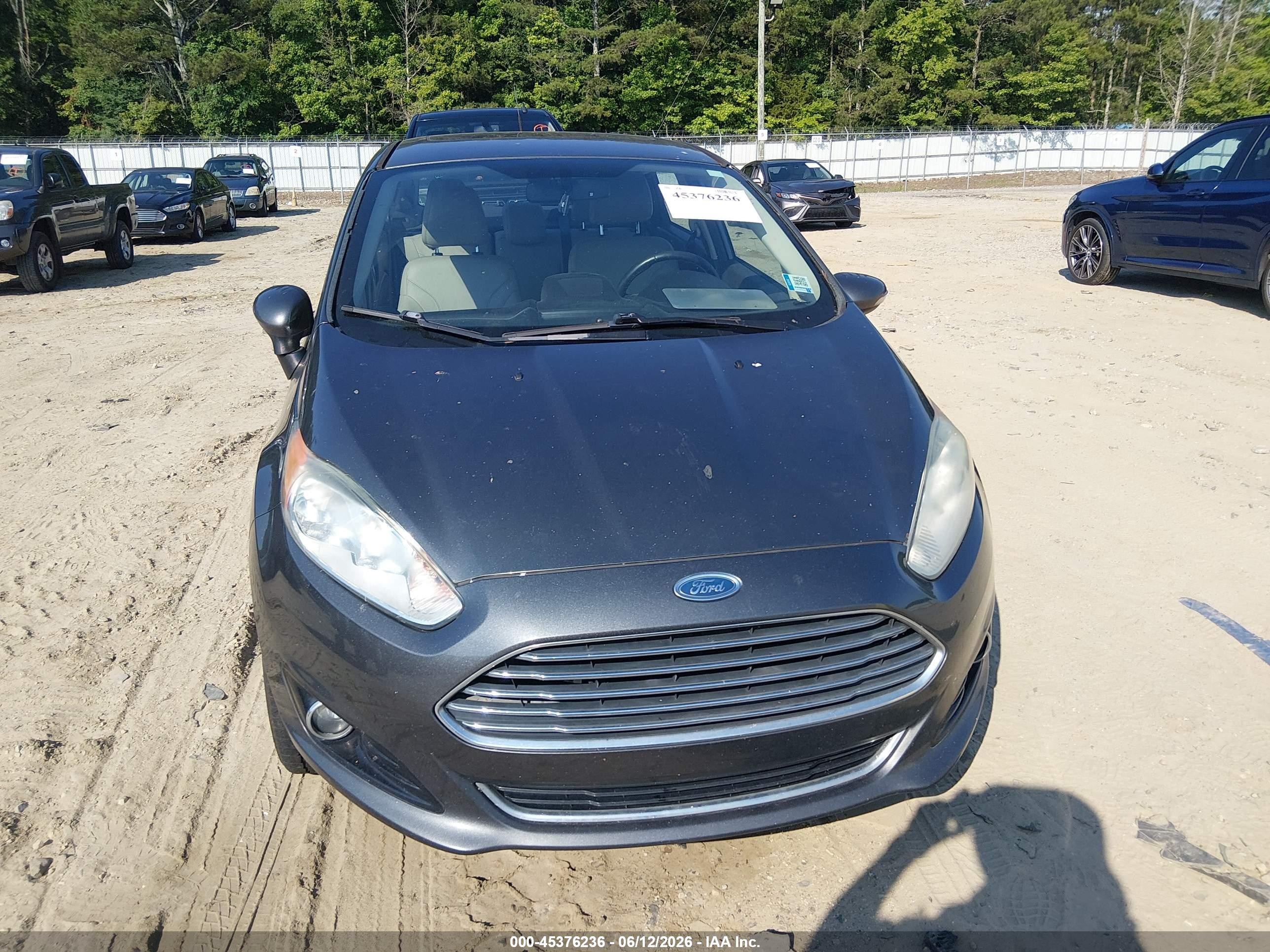 2015 Ford Fiesta Titanium Серый vin: 3FADP4CJ3FM200522
