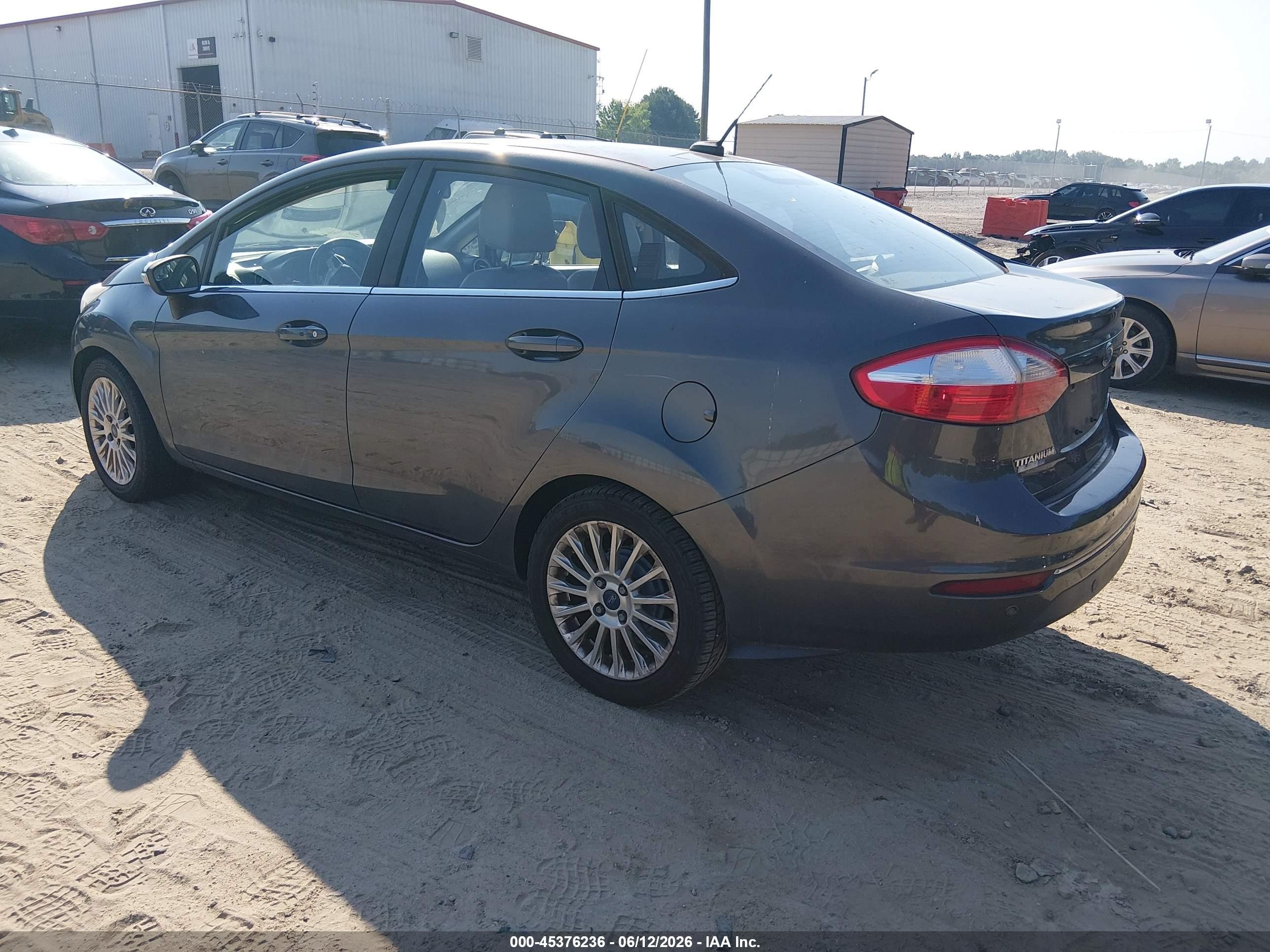 2015 Ford Fiesta Titanium Серый vin: 3FADP4CJ3FM200522