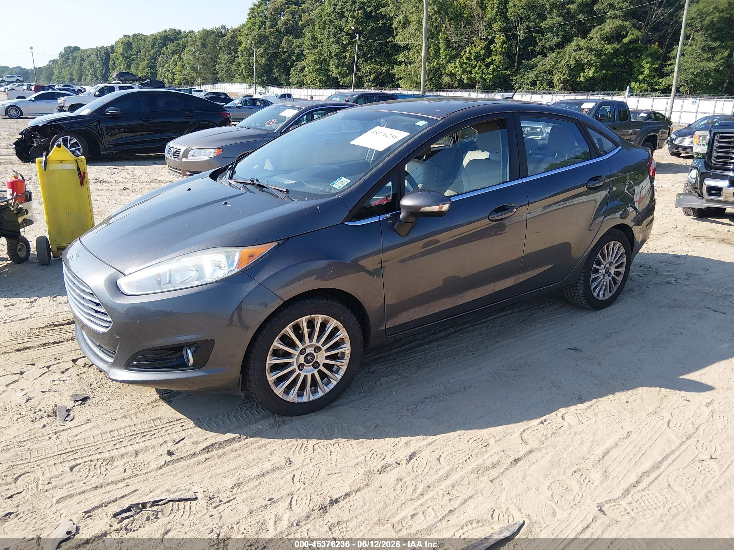 2015 Ford Fiesta Titanium Серый vin: 3FADP4CJ3FM200522