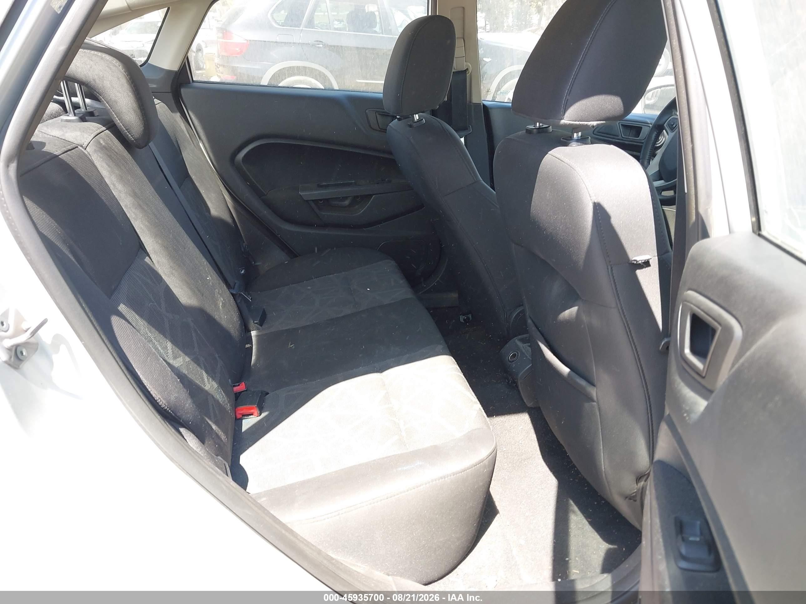 2011 Ford Fiesta Sel Серебряный vin: 3FADP4CJ5BM114543