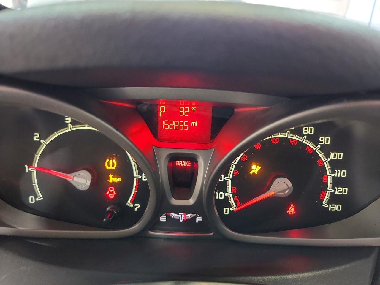 2011 Ford Fiesta Sel Белый vin: 3FADP4CJ7BM100191