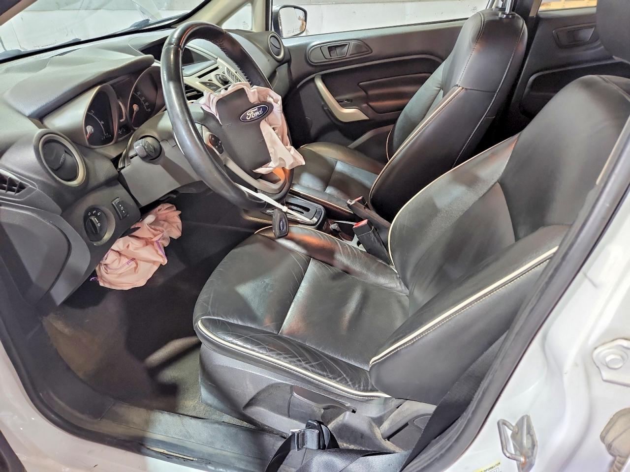 2011 Ford Fiesta Sel Белый vin: 3FADP4CJ7BM100191