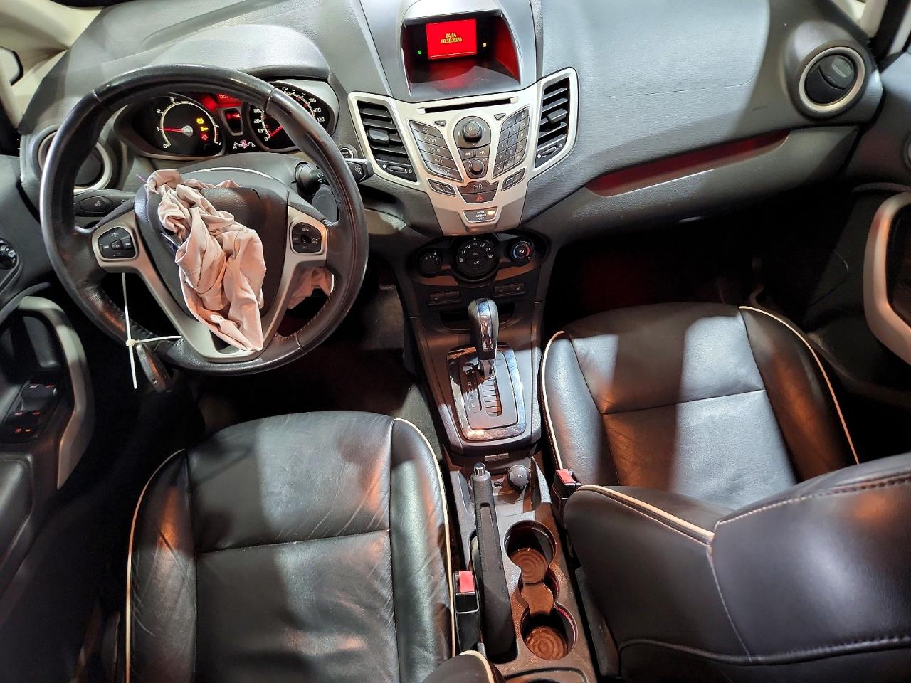 2011 Ford Fiesta Sel Белый vin: 3FADP4CJ7BM100191