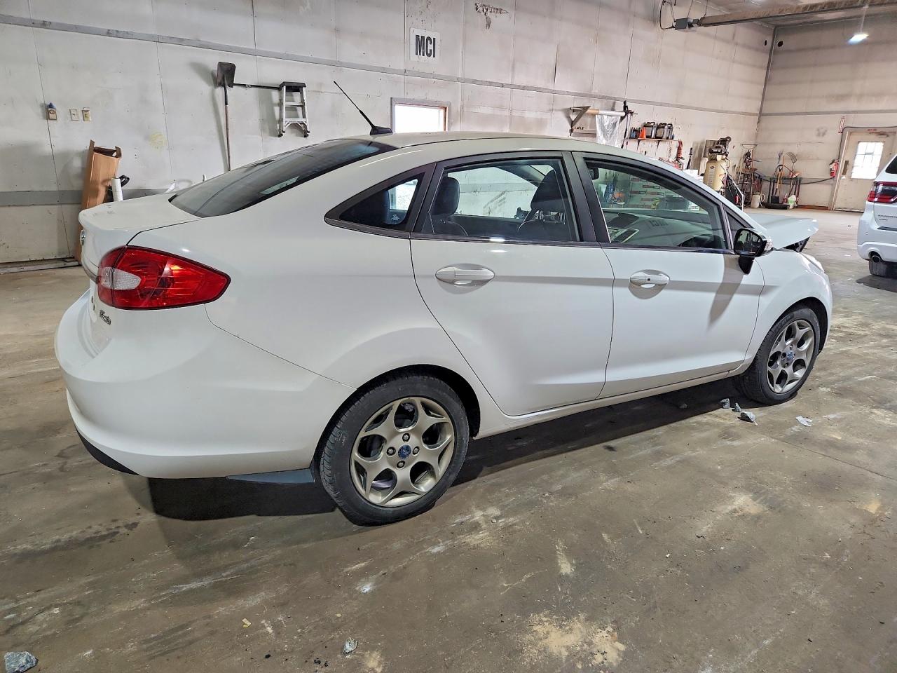 2011 Ford Fiesta Sel Белый vin: 3FADP4CJ7BM100191