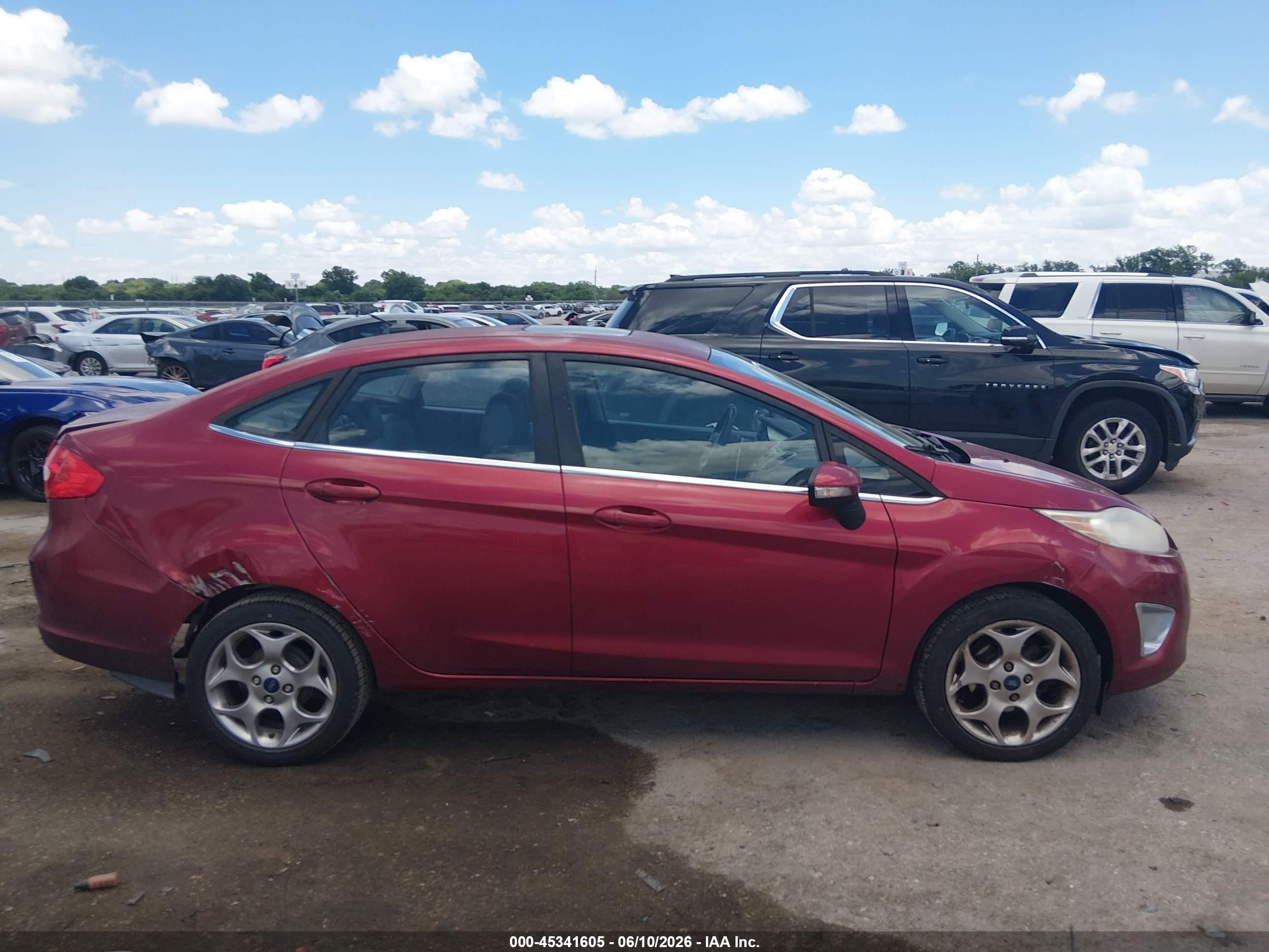 2013 Ford Fiesta Titanium Red vin: 3FADP4CJ8DM194133