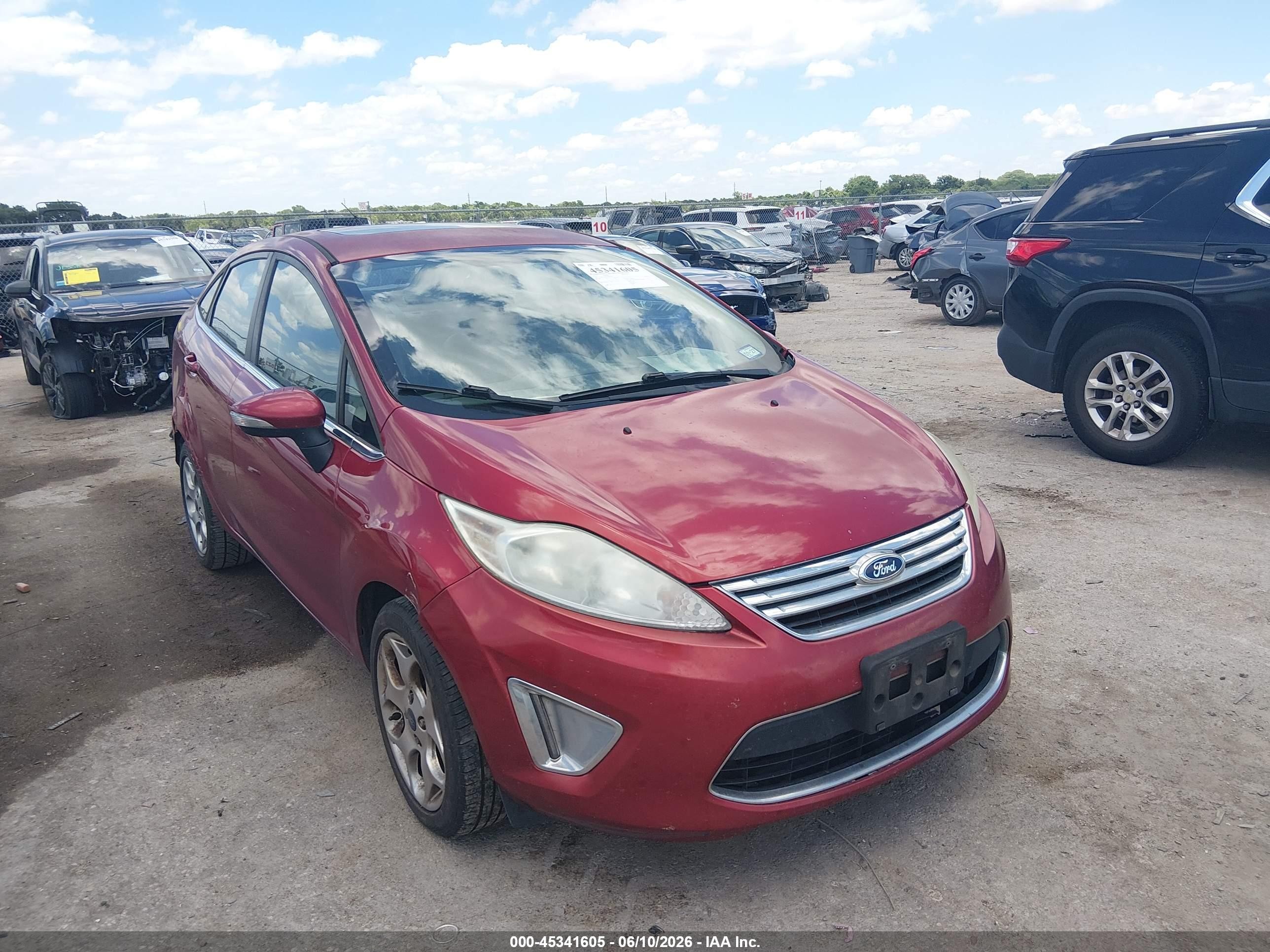 2013 Ford Fiesta Titanium Red vin: 3FADP4CJ8DM194133