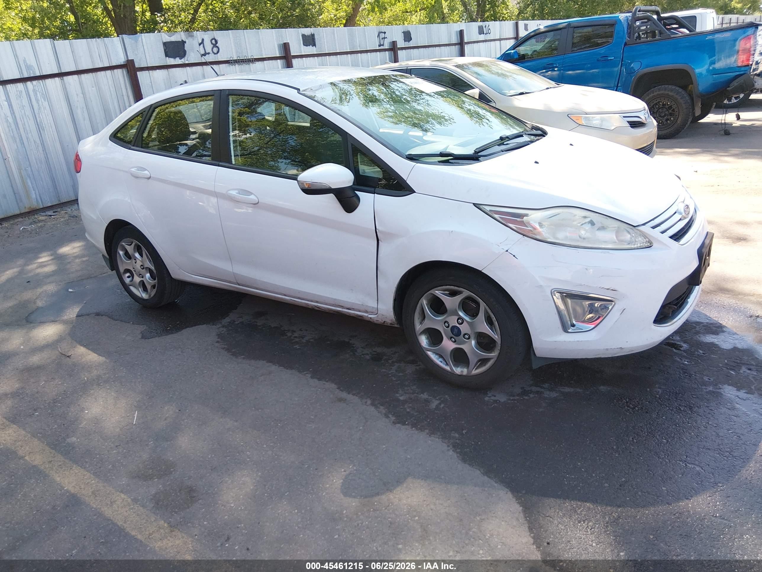 2011 Ford Fiesta Sel Белый vin: 3FADP4CJ9BM196910