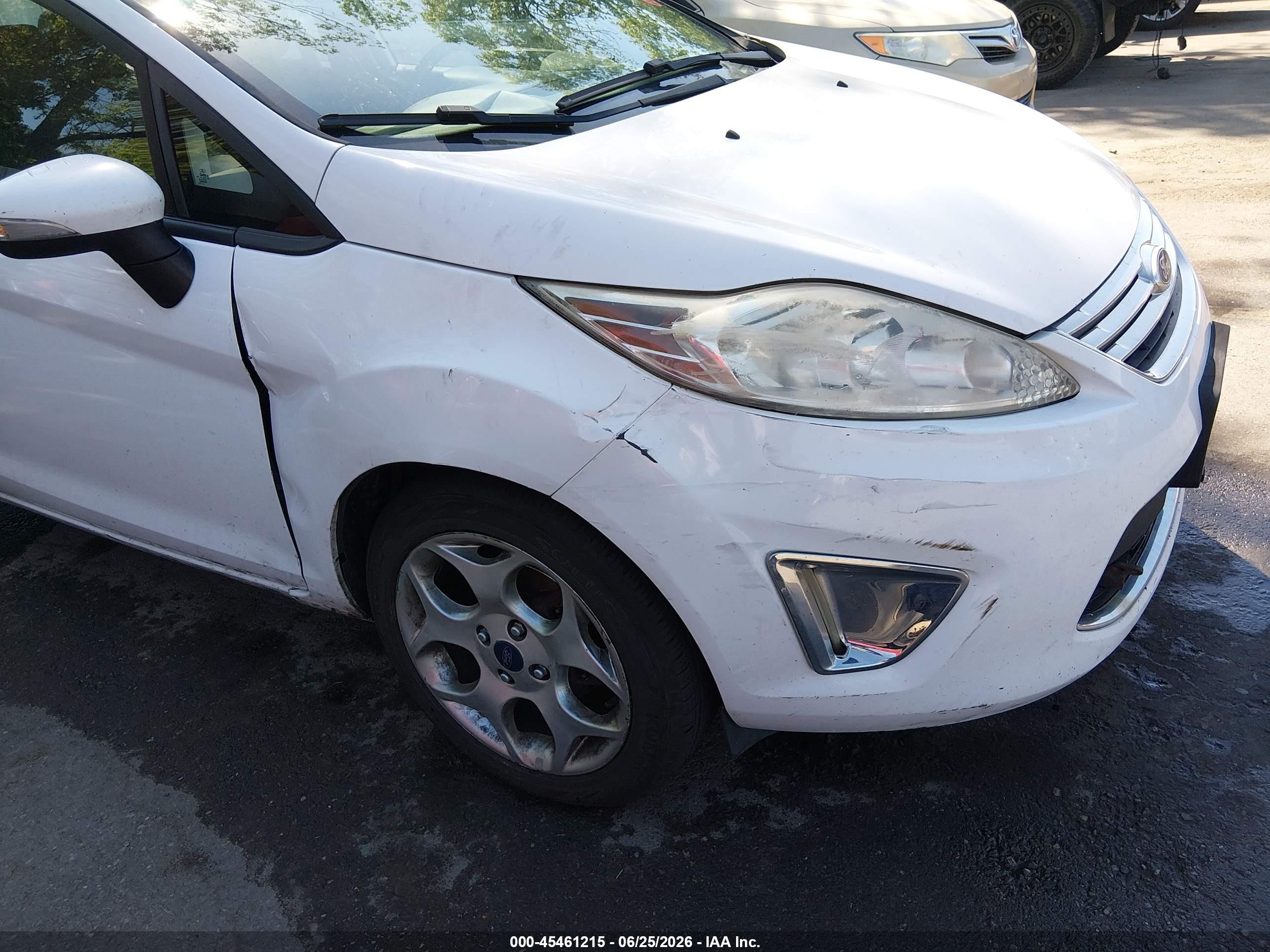 2011 Ford Fiesta Sel Белый vin: 3FADP4CJ9BM196910