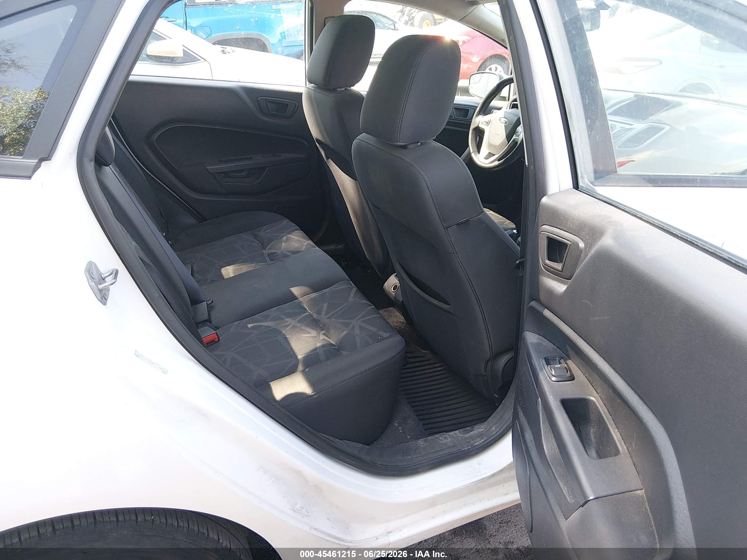 2011 Ford Fiesta Sel Белый vin: 3FADP4CJ9BM196910