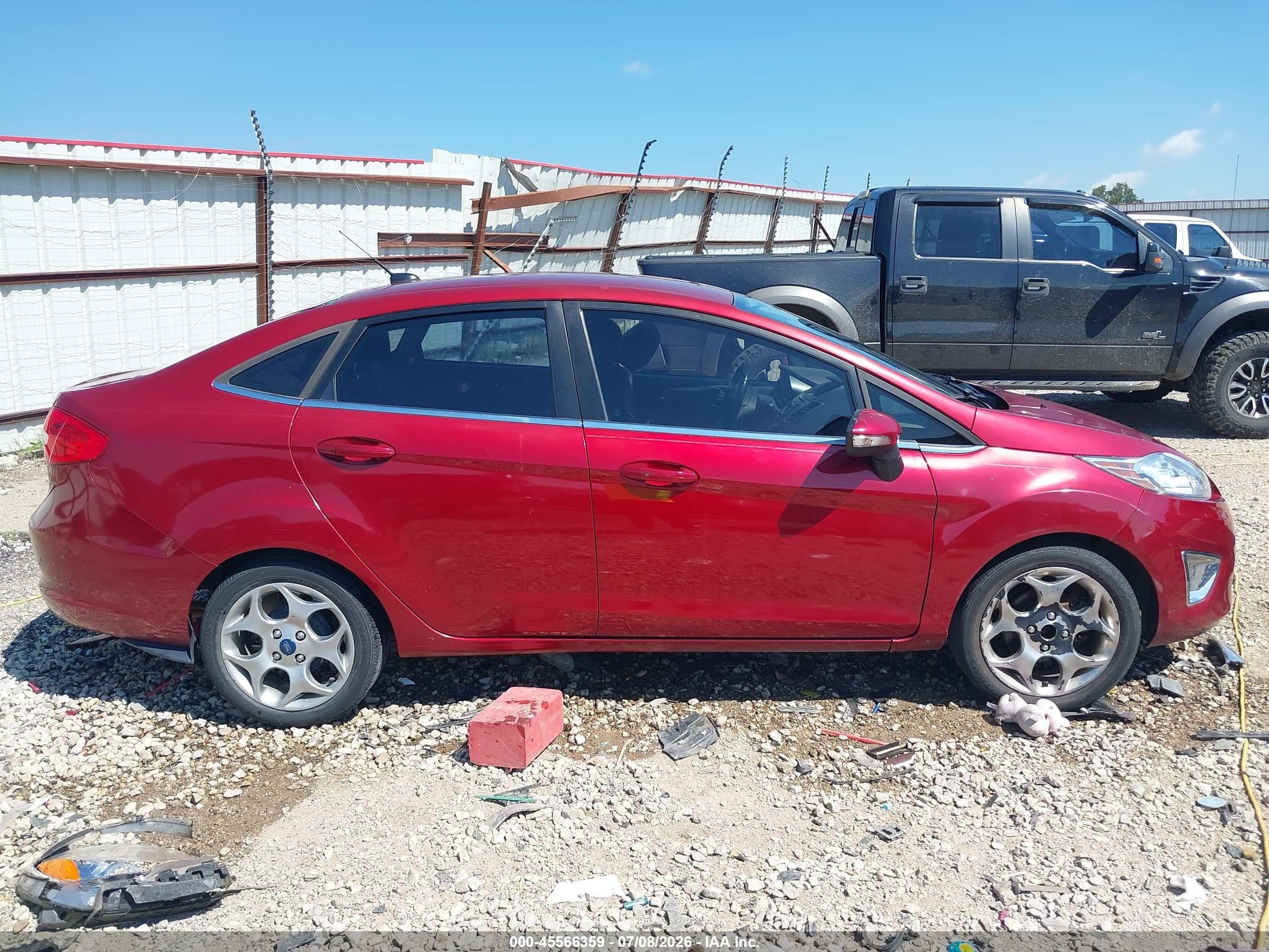 2013 Ford Fiesta Titanium Red vin: 3FADP4CJ9DM118890