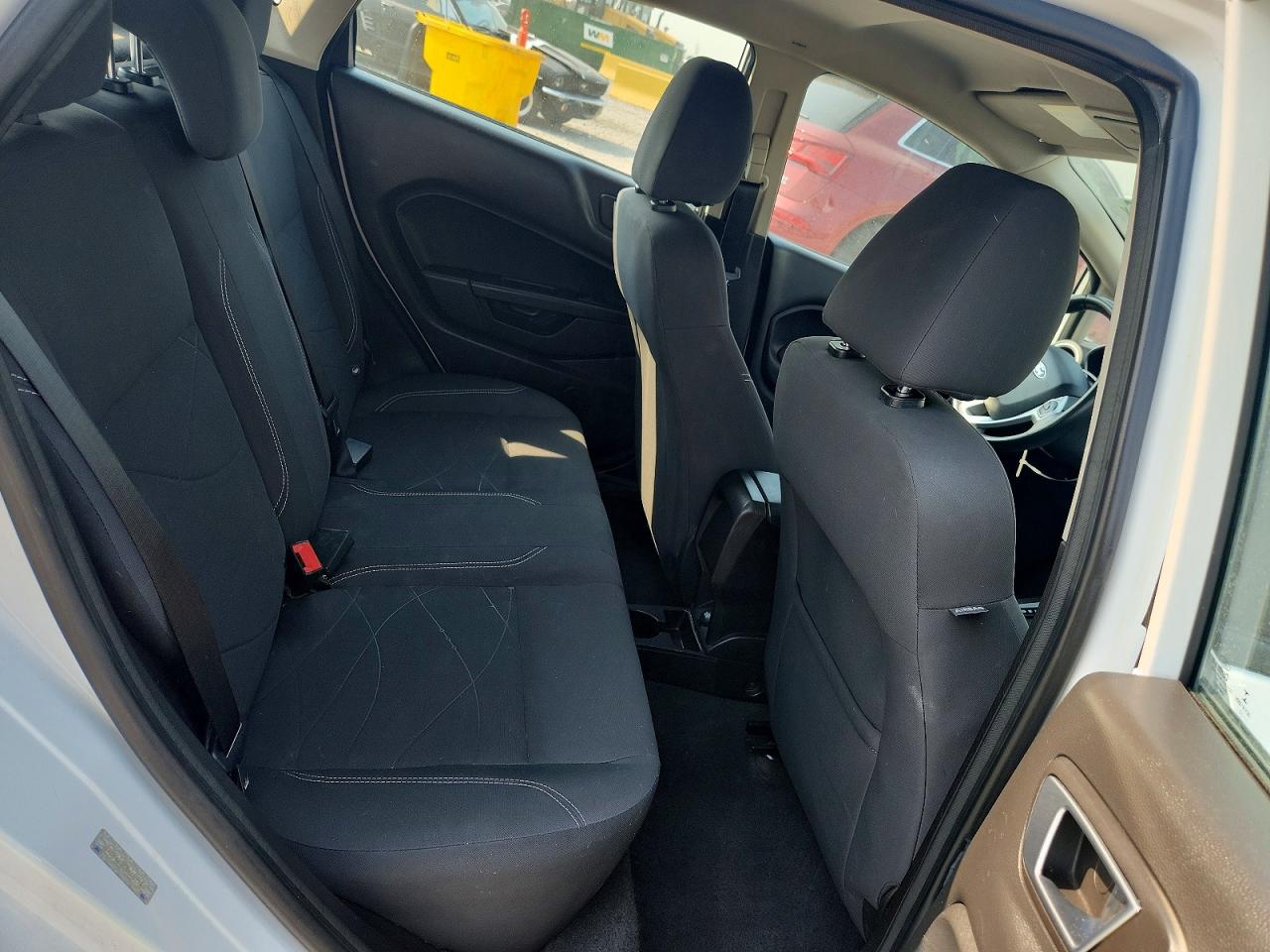 2014 Ford Fiesta Se White vin: 3FADP4EJ0EM107744