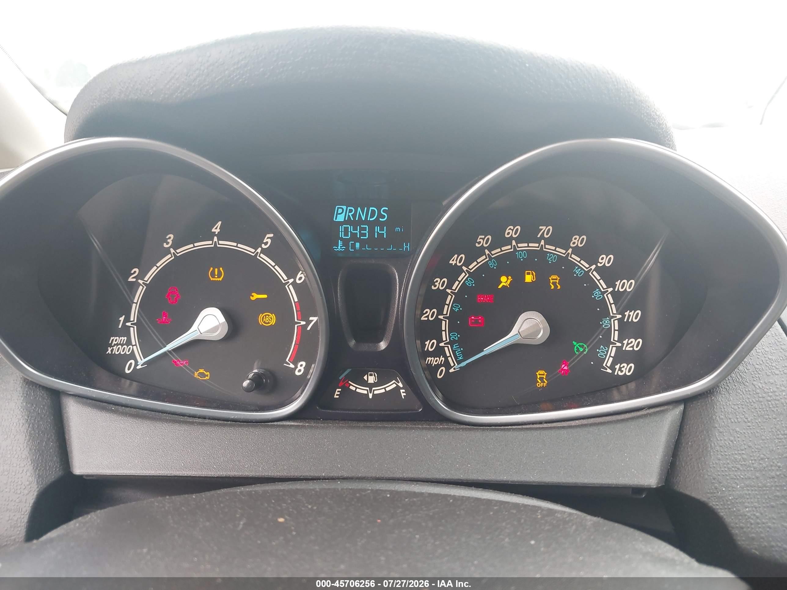 2015 Ford Fiesta Se Белый vin: 3FADP4EJ0FM105395