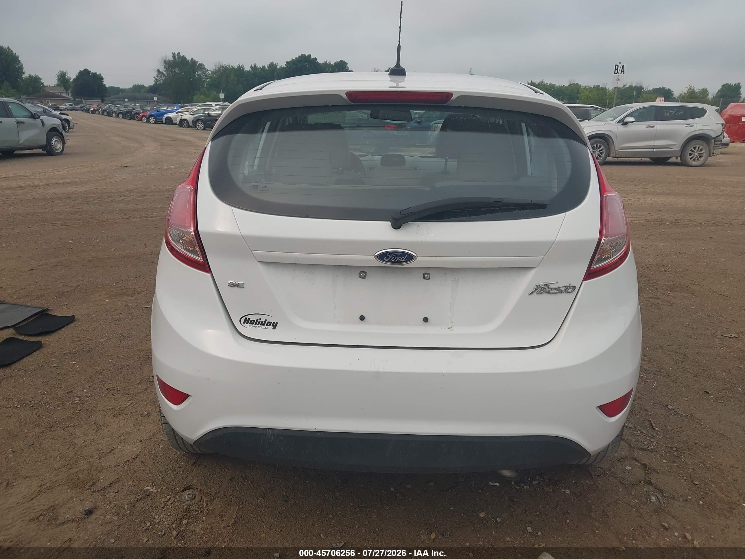 2015 Ford Fiesta Se Белый vin: 3FADP4EJ0FM105395