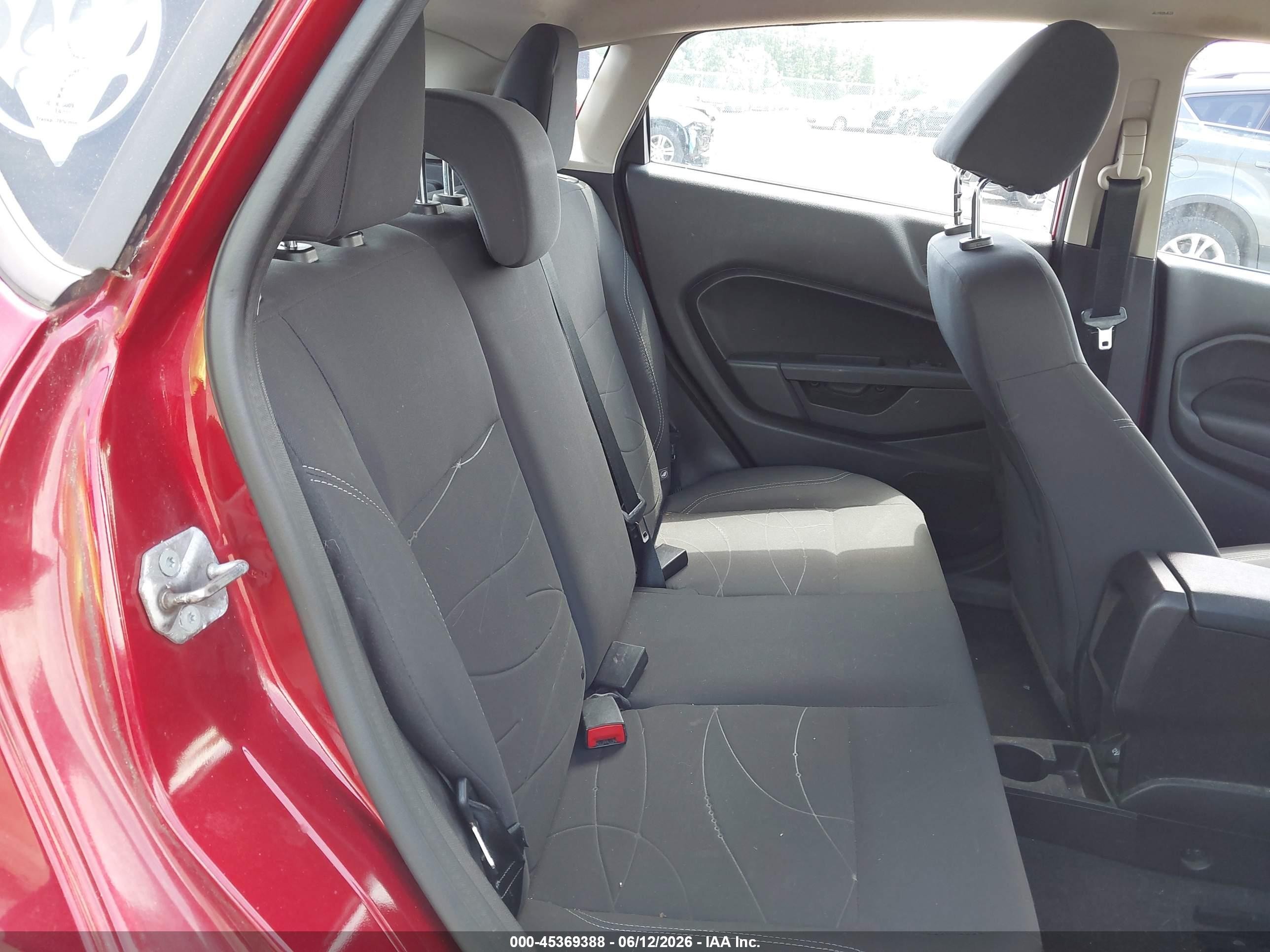 2015 Ford Fiesta Se Red vin: 3FADP4EJ0FM147937