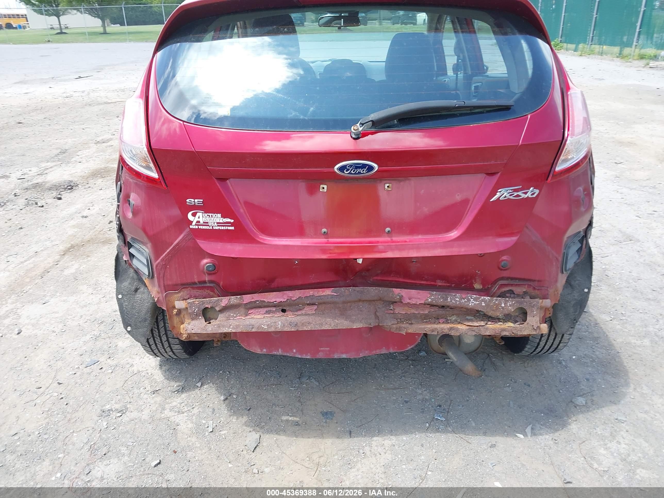 2015 Ford Fiesta Se Red vin: 3FADP4EJ0FM147937