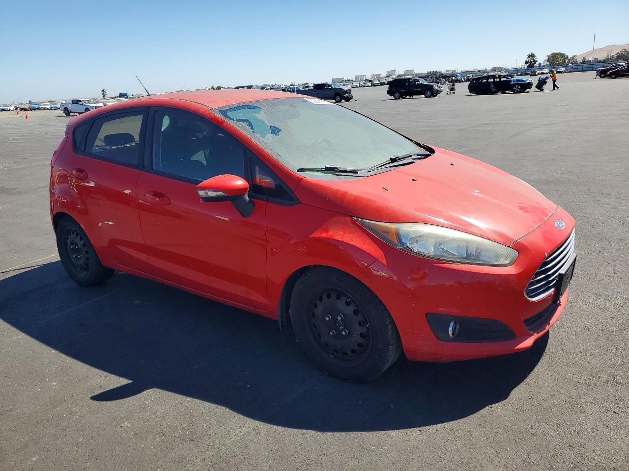 2015 Ford Fiesta Se Красный vin: 3FADP4EJ0FM162387