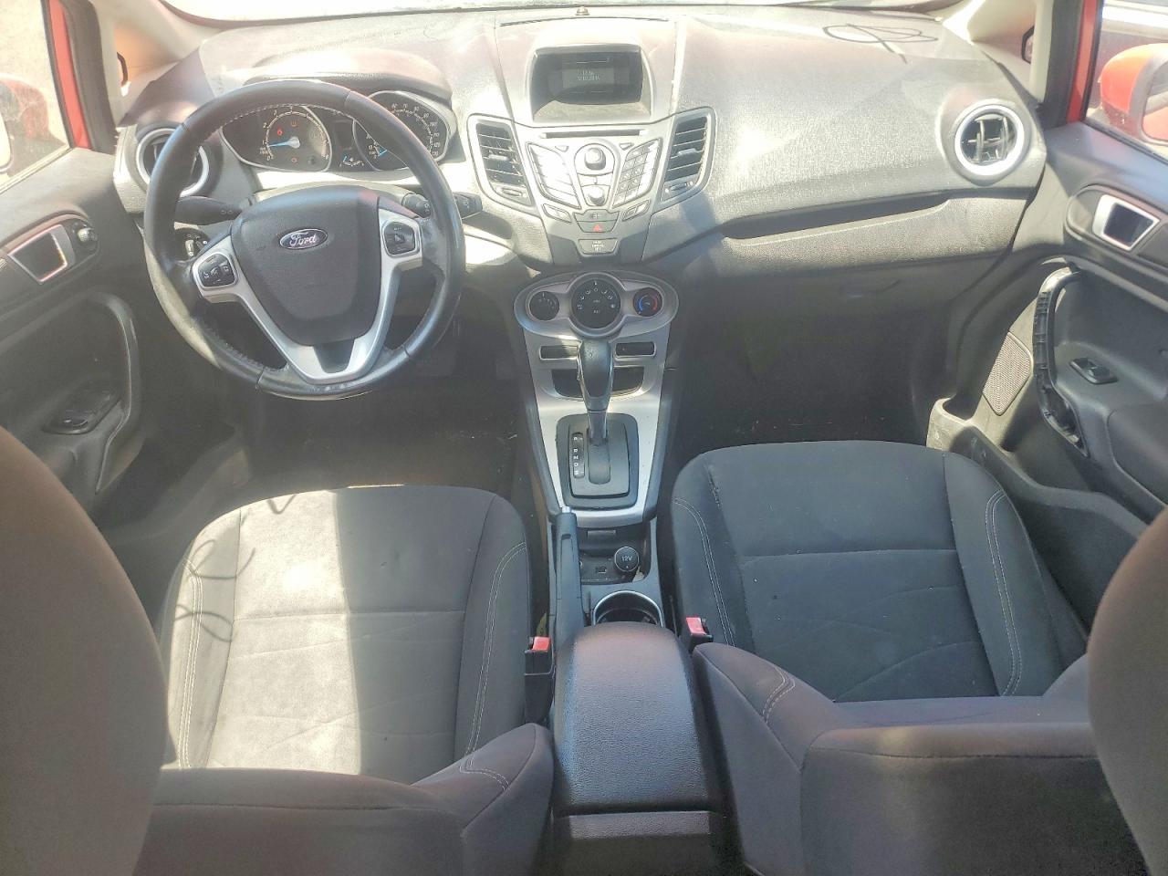 2015 Ford Fiesta Se Красный vin: 3FADP4EJ0FM162387