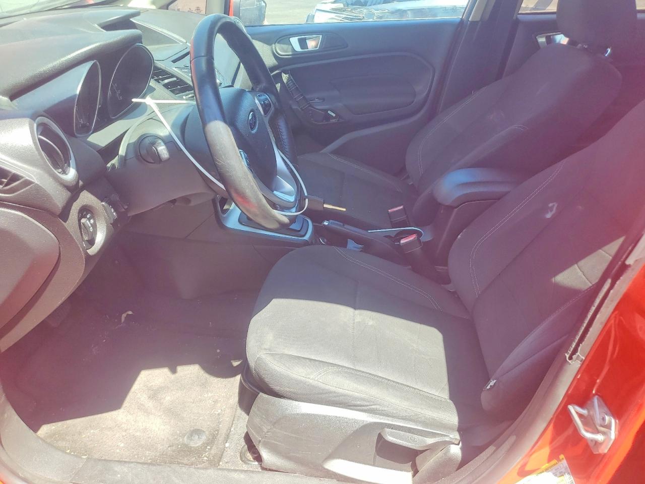 2015 Ford Fiesta Se Красный vin: 3FADP4EJ0FM162387