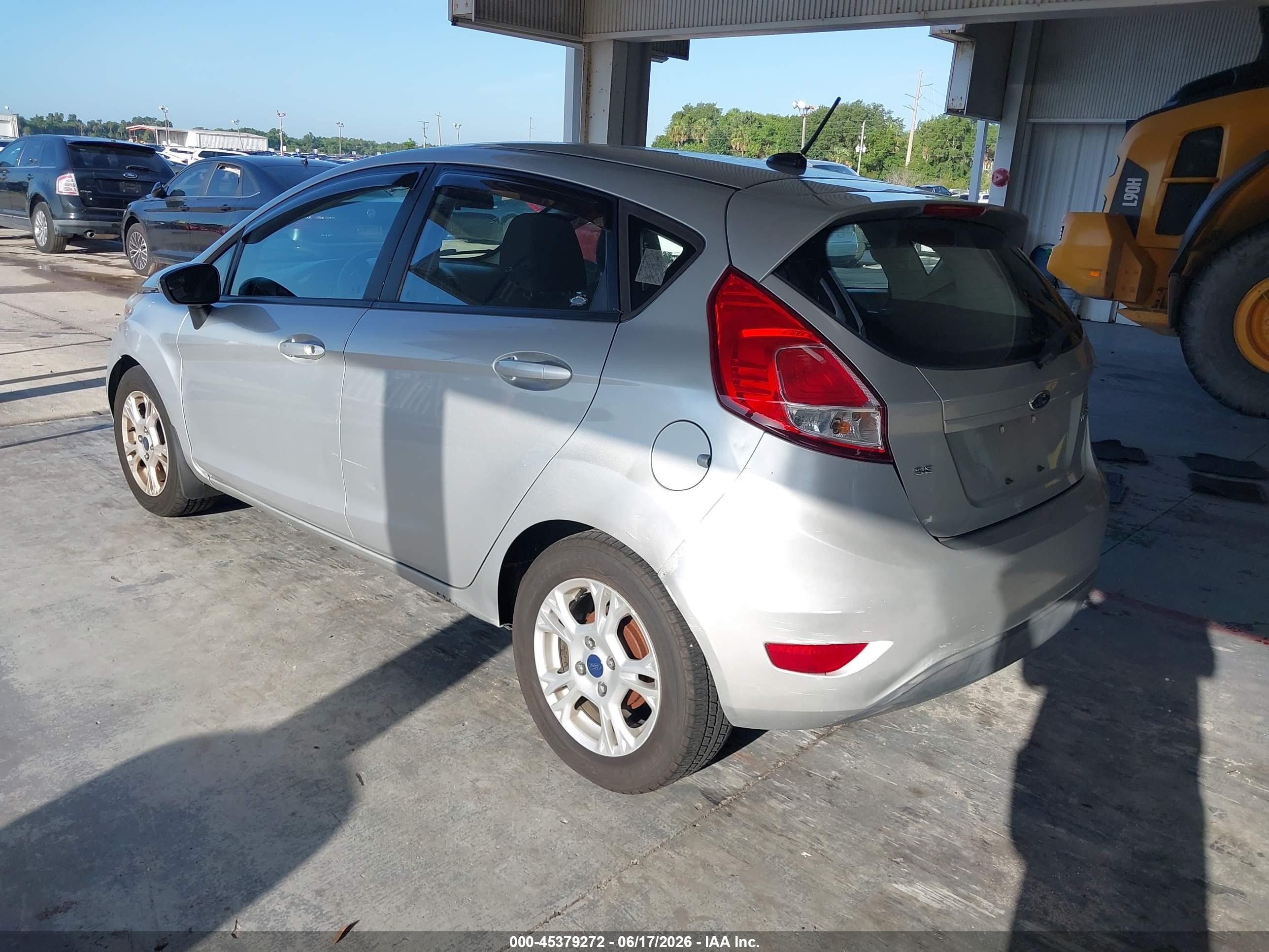 2015 Ford Fiesta Se Silver vin: 3FADP4EJ0FM211636