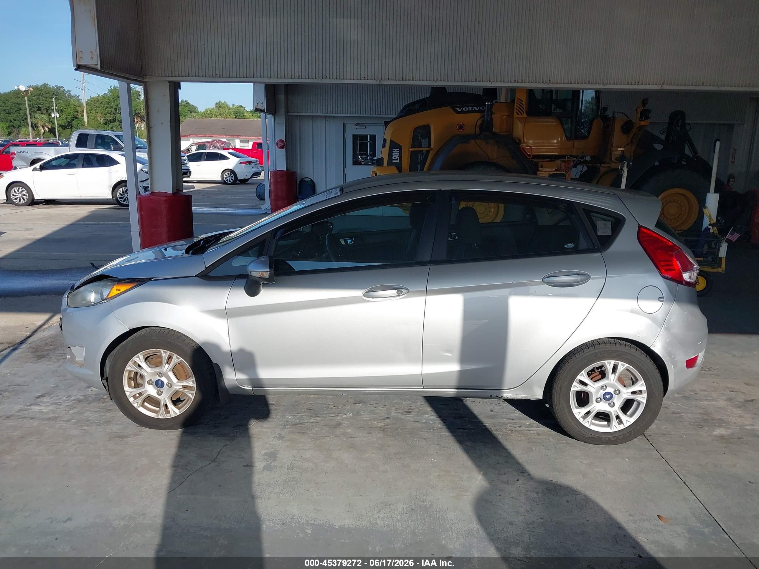 2015 Ford Fiesta Se Silver vin: 3FADP4EJ0FM211636