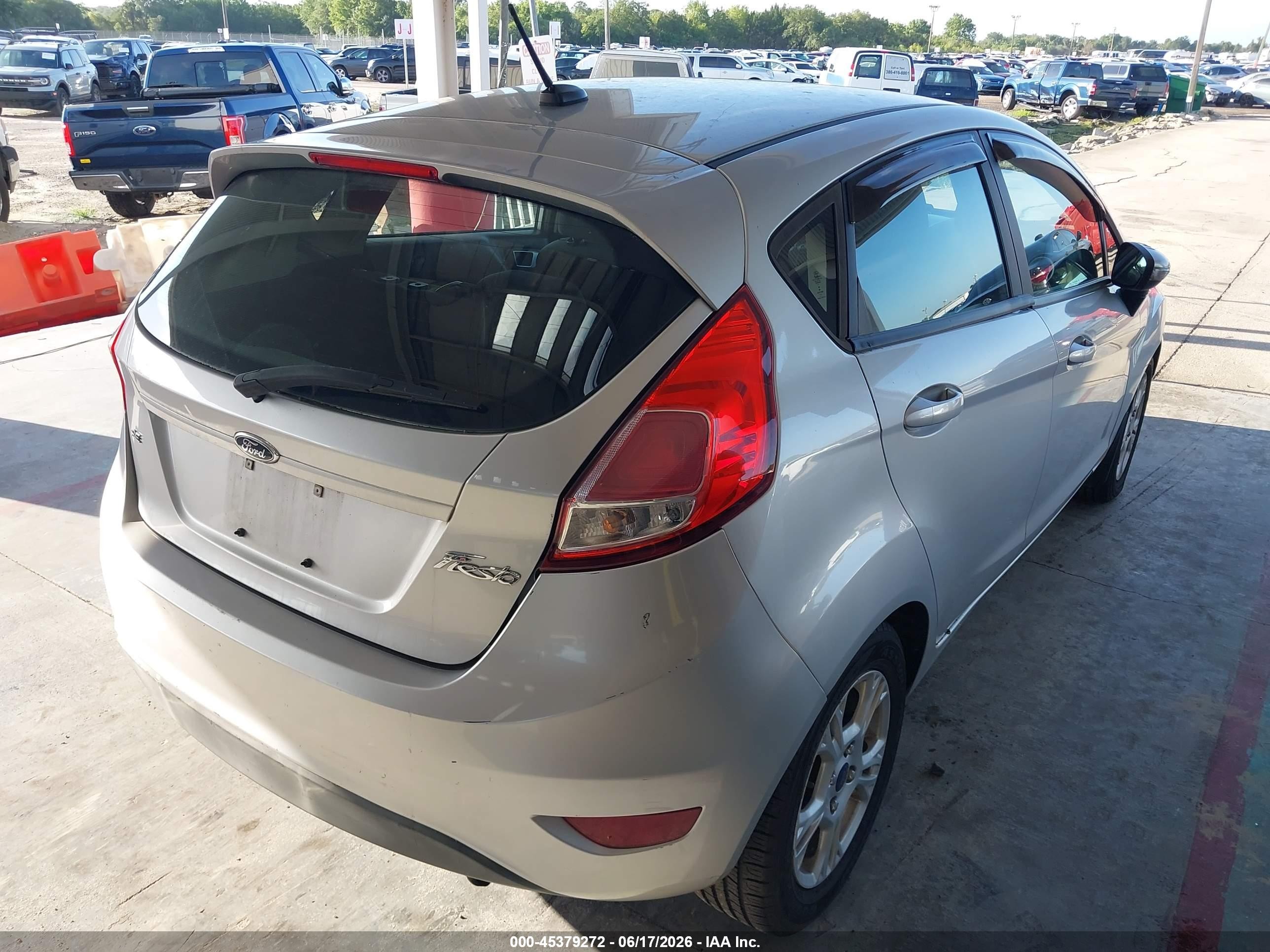 2015 Ford Fiesta Se Silver vin: 3FADP4EJ0FM211636