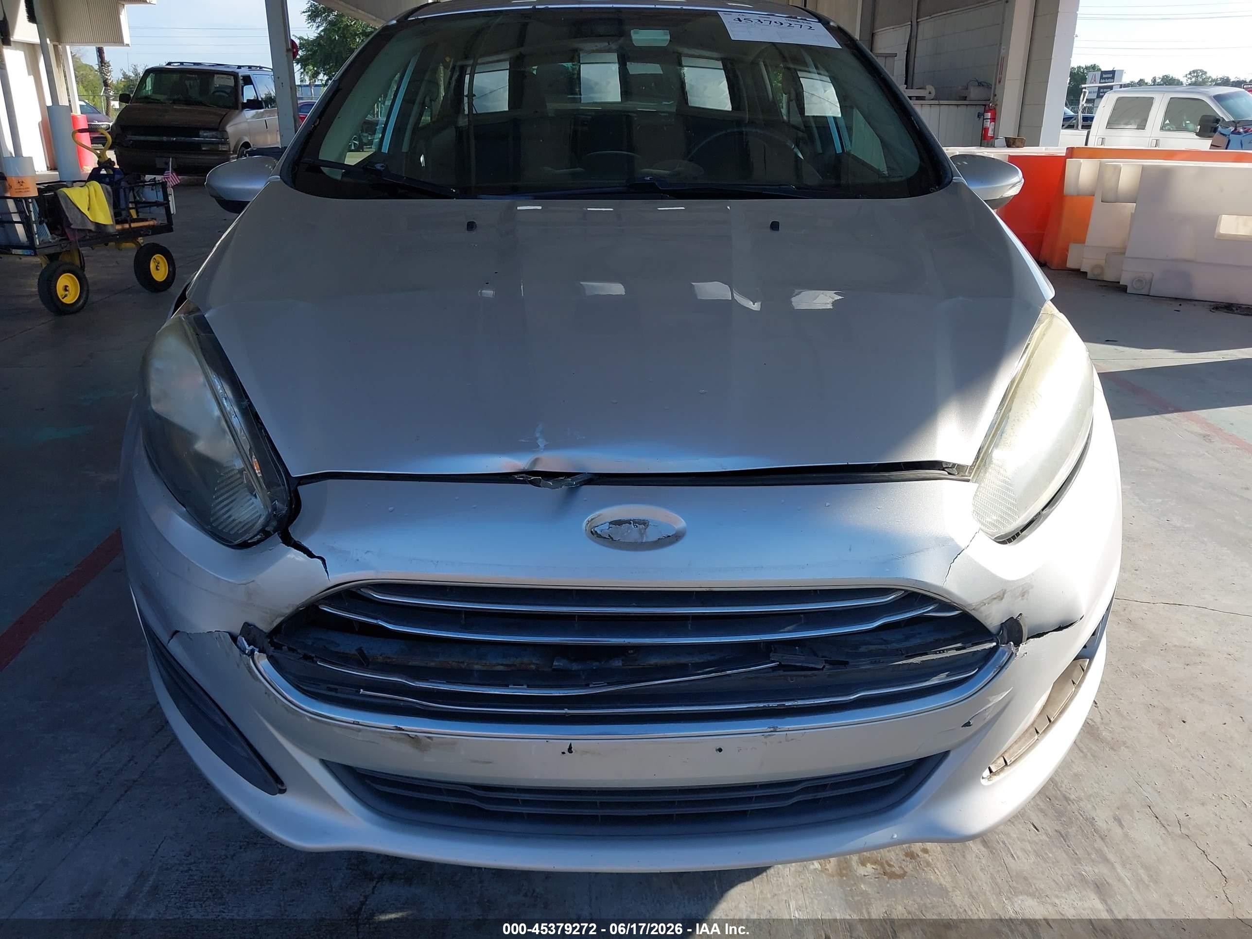 2015 Ford Fiesta Se Silver vin: 3FADP4EJ0FM211636