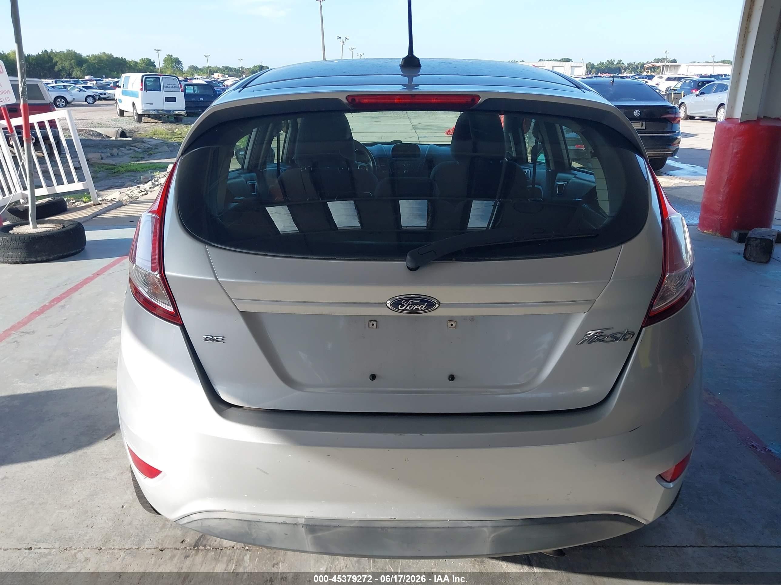 2015 Ford Fiesta Se Silver vin: 3FADP4EJ0FM211636