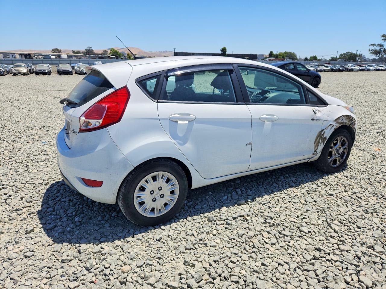 2015 Ford Fiesta Se White vin: 3FADP4EJ0FM217050