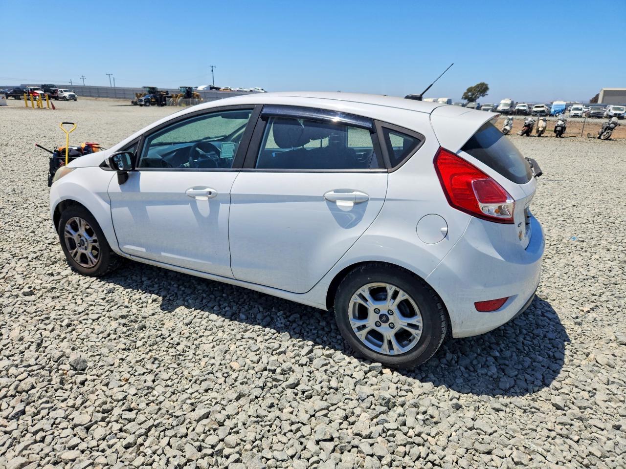 2015 Ford Fiesta Se White vin: 3FADP4EJ0FM217050