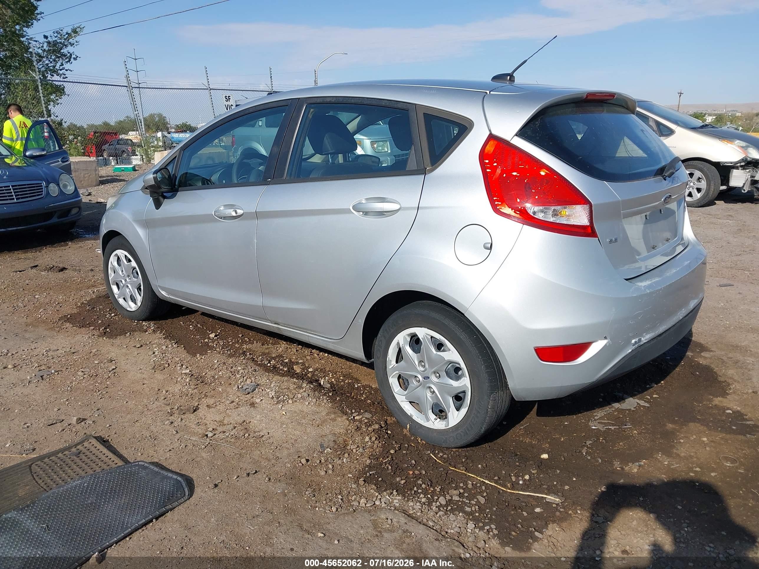 2011 Ford Fiesta Se Серебряный vin: 3FADP4EJ1BM234188