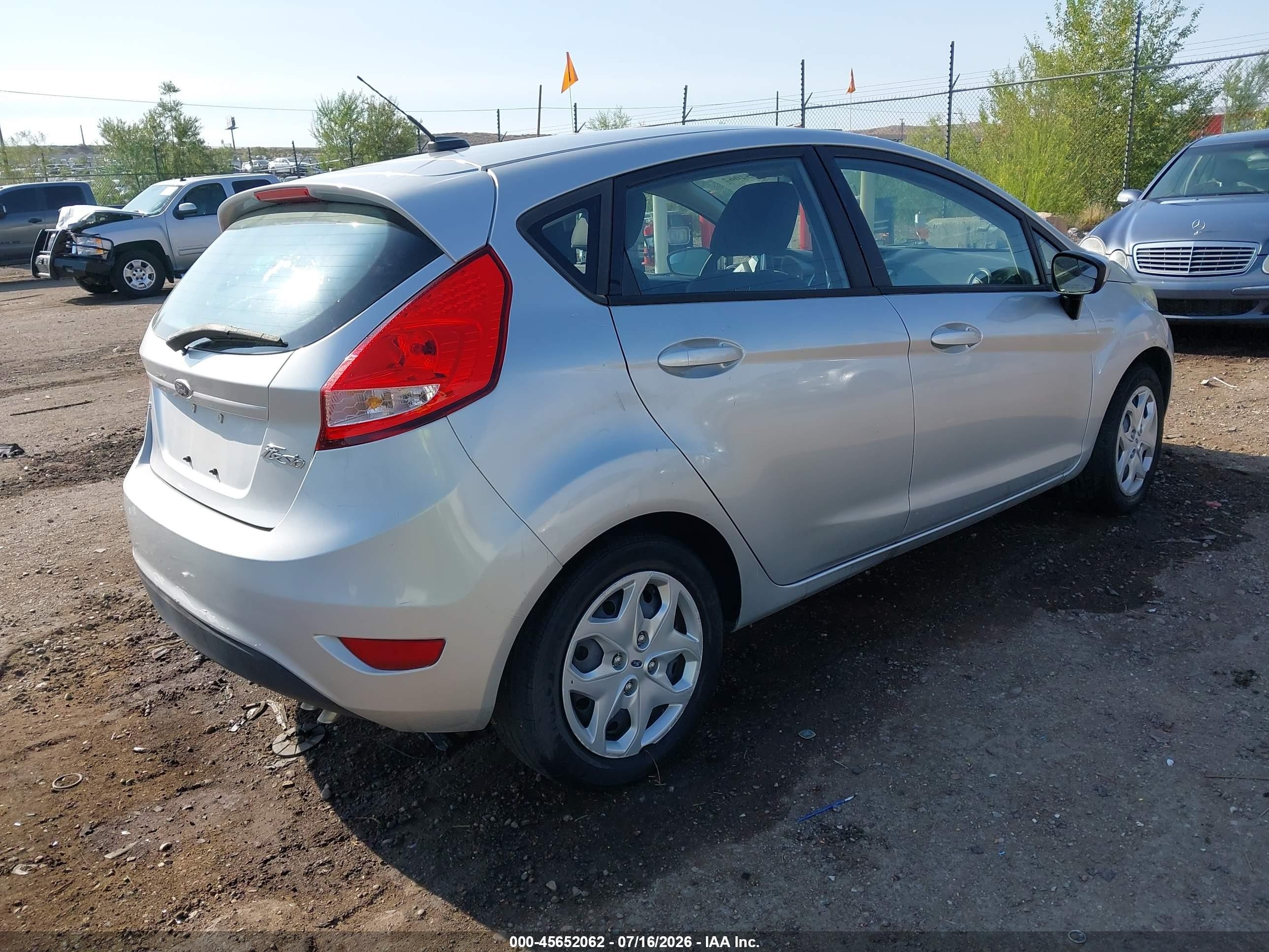 2011 Ford Fiesta Se Серебряный vin: 3FADP4EJ1BM234188