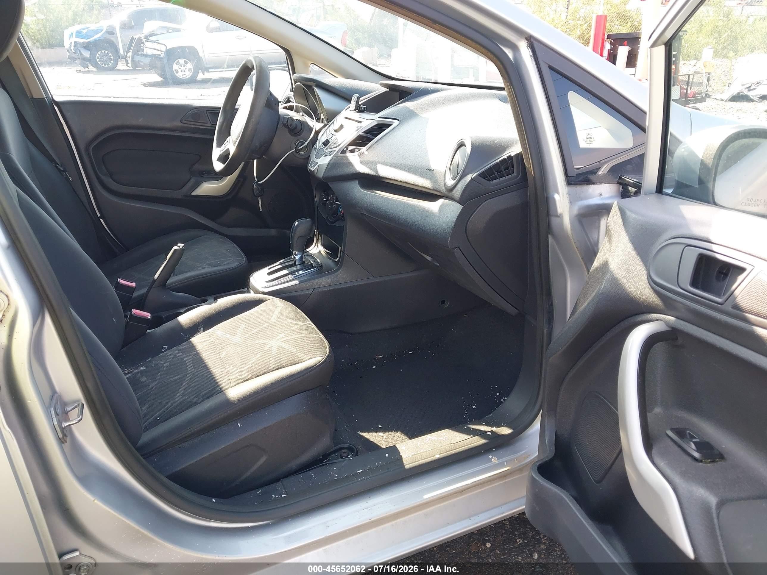 2011 Ford Fiesta Se Серебряный vin: 3FADP4EJ1BM234188