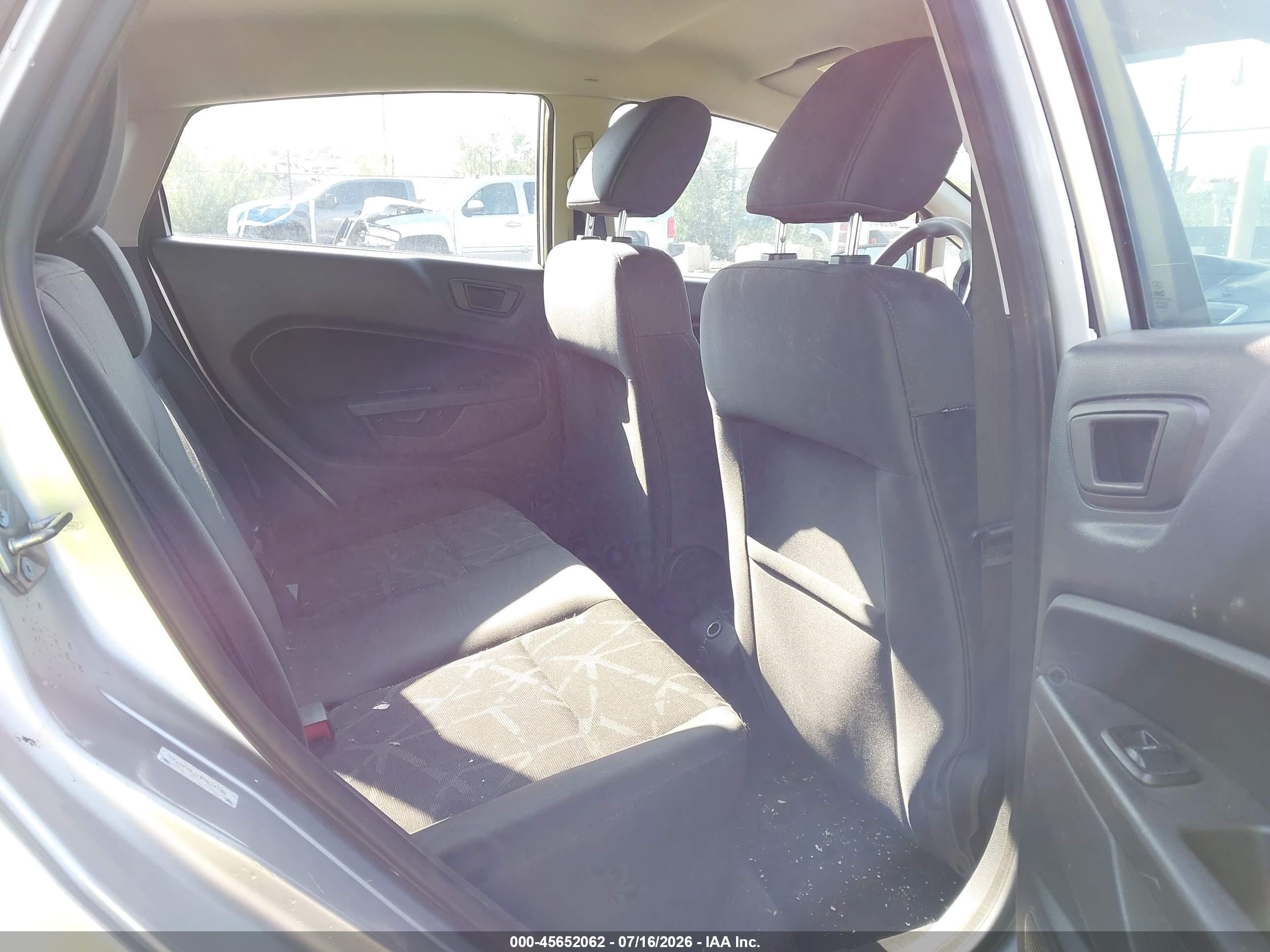 2011 Ford Fiesta Se Серебряный vin: 3FADP4EJ1BM234188