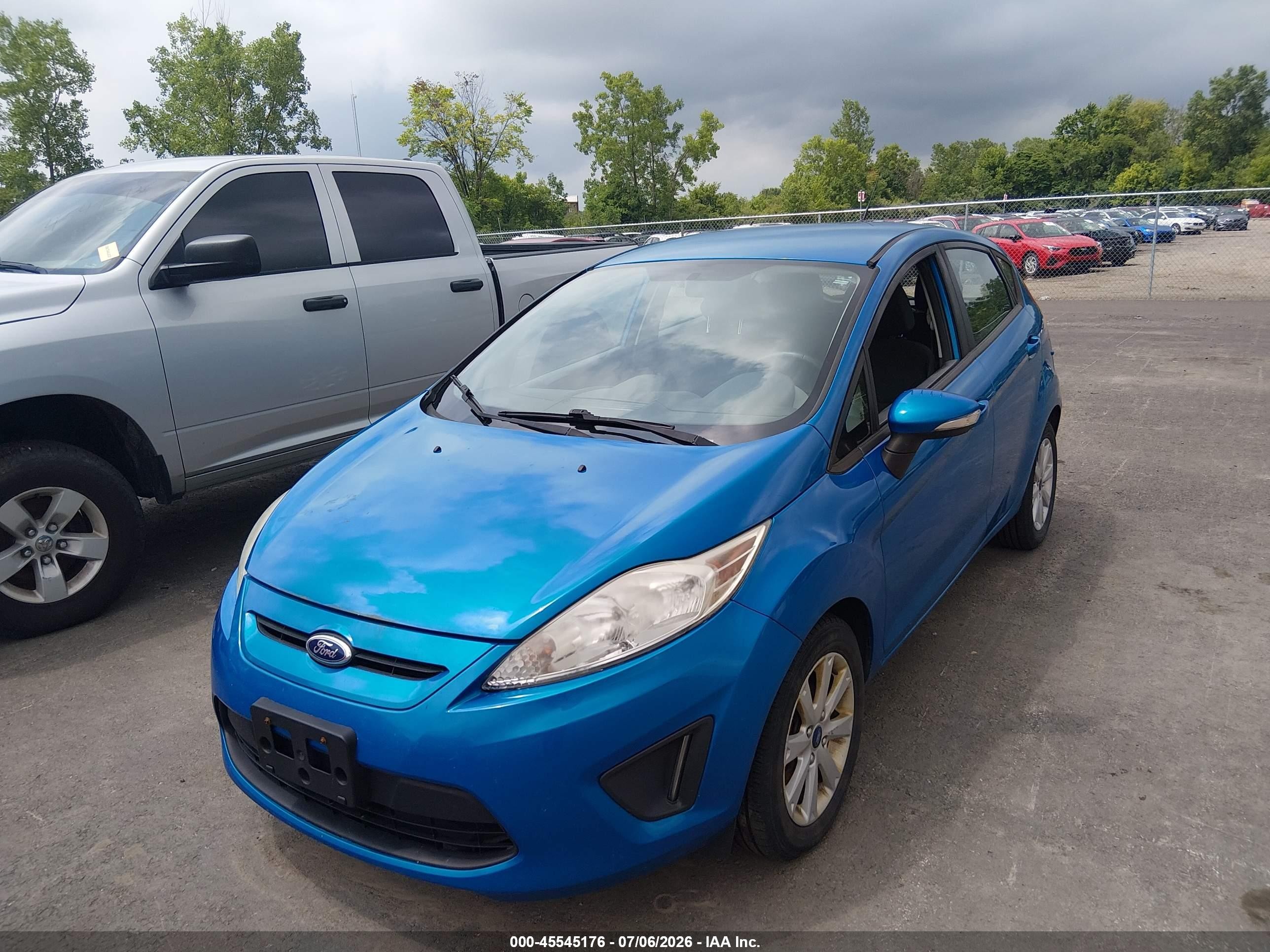 2013 Ford Fiesta Se Blue vin: 3FADP4EJ1DM131985