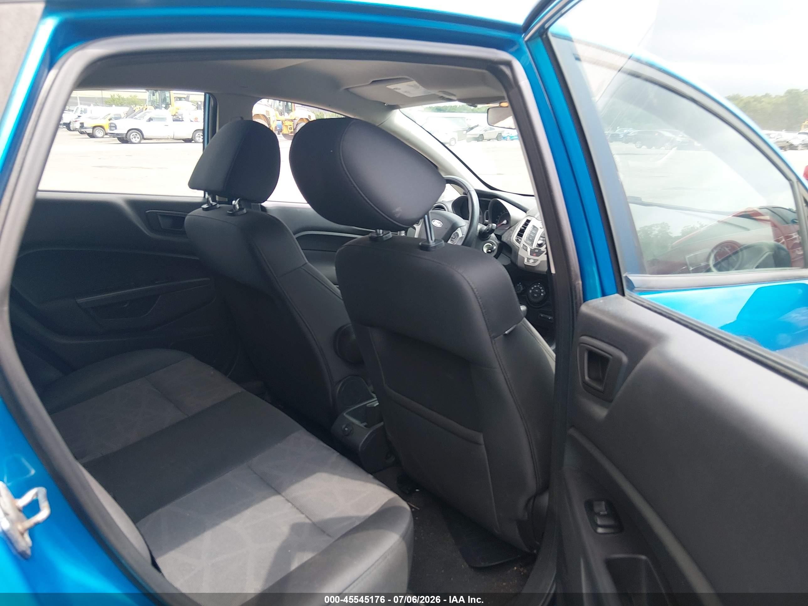 2013 Ford Fiesta Se Blue vin: 3FADP4EJ1DM131985