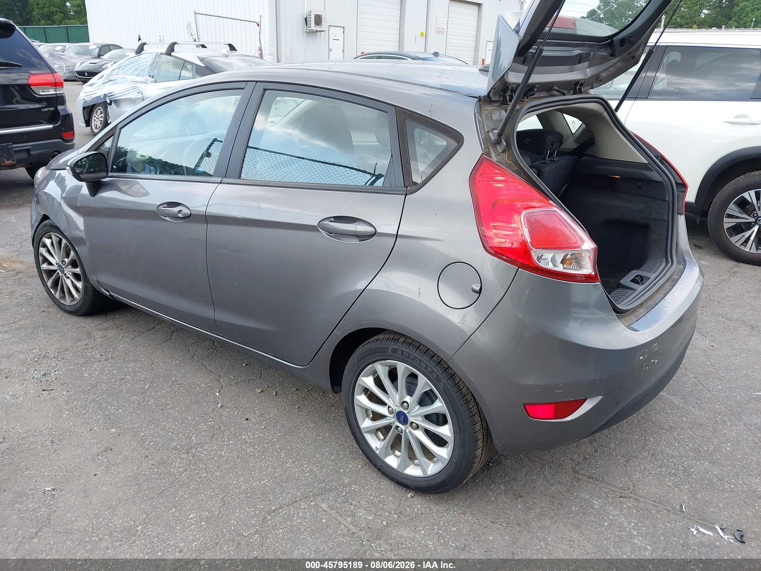 2014 Ford Fiesta Se Gray vin: 3FADP4EJ1EM122785