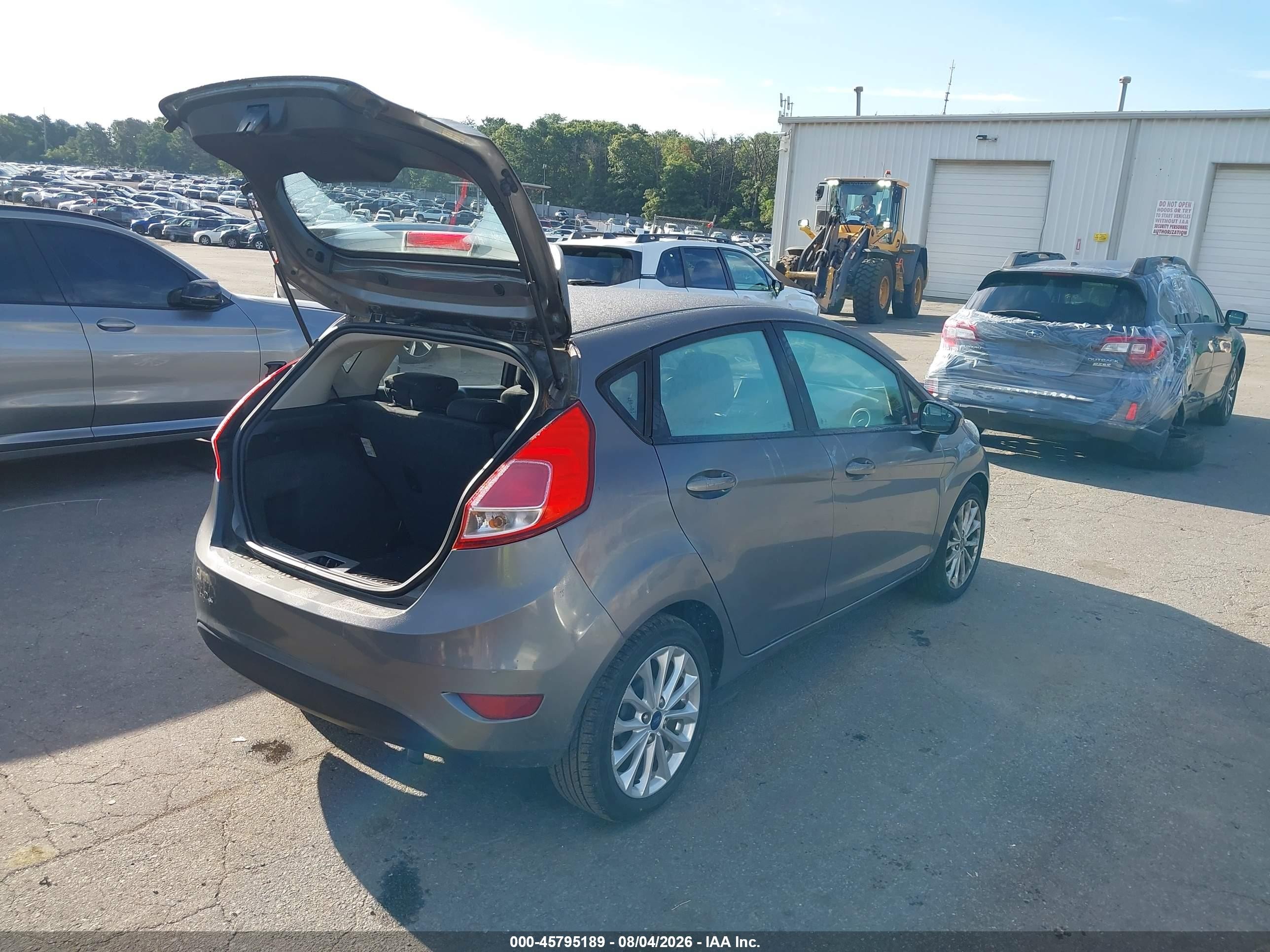 2014 Ford Fiesta Se Gray vin: 3FADP4EJ1EM122785