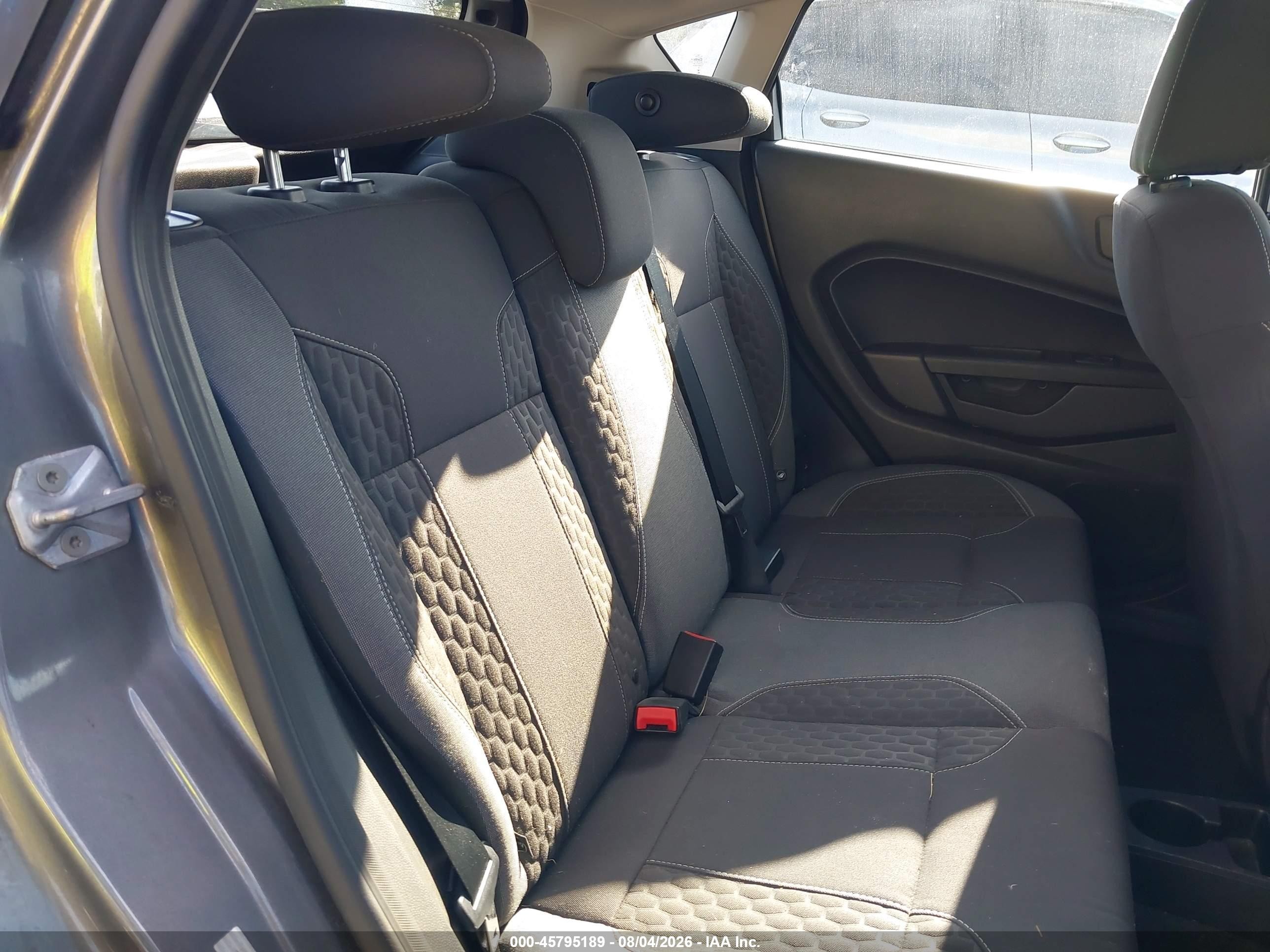 2014 Ford Fiesta Se Gray vin: 3FADP4EJ1EM122785