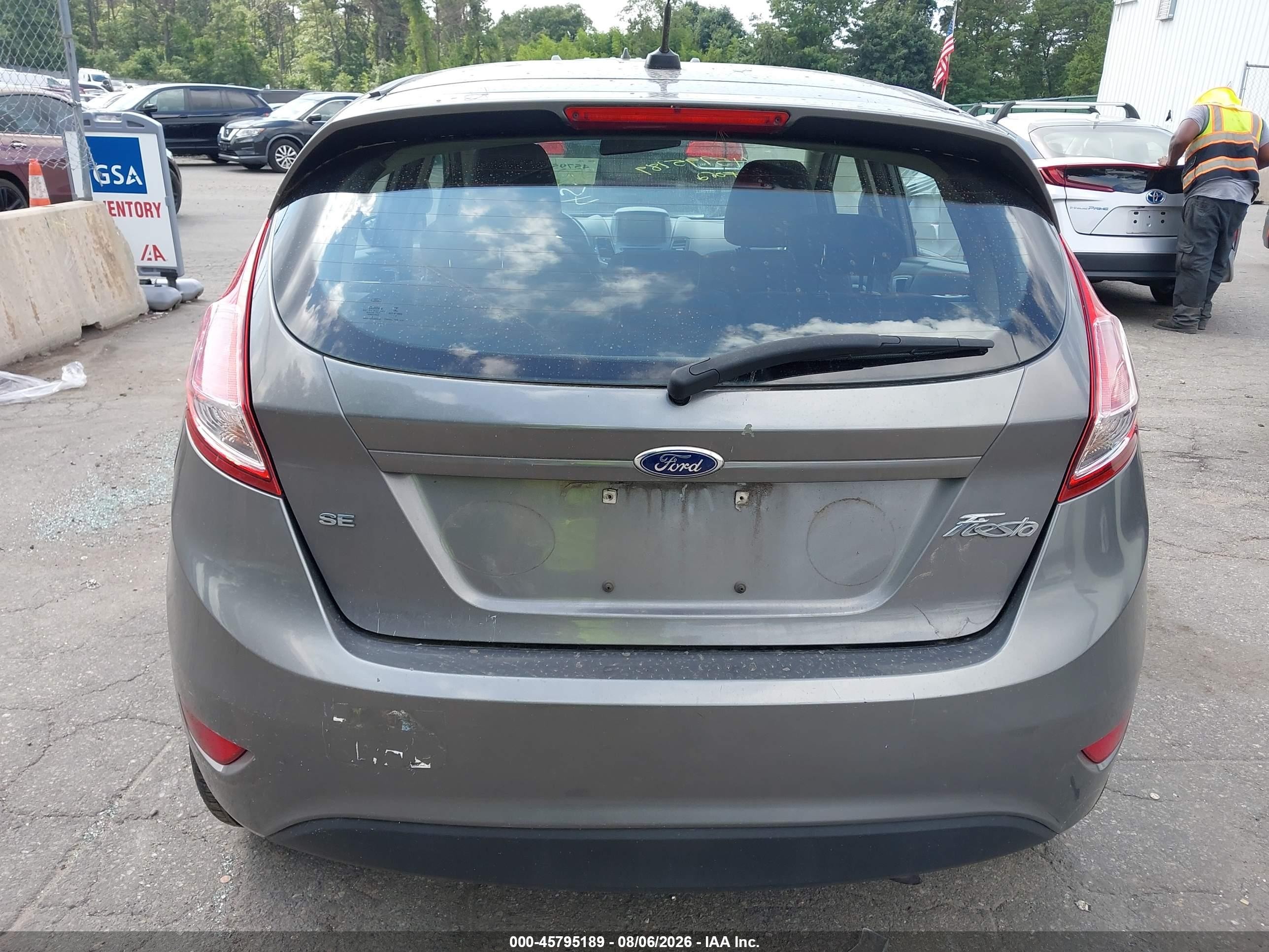 2014 Ford Fiesta Se Gray vin: 3FADP4EJ1EM122785