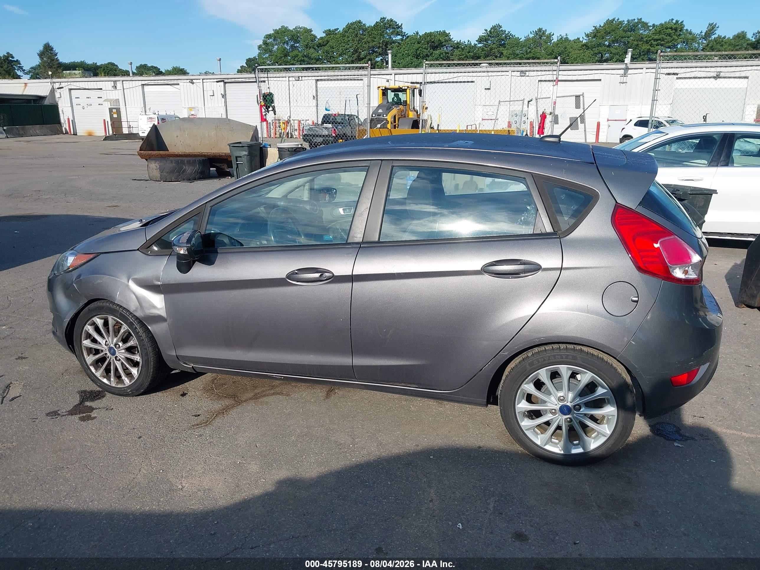 2014 Ford Fiesta Se Gray vin: 3FADP4EJ1EM122785