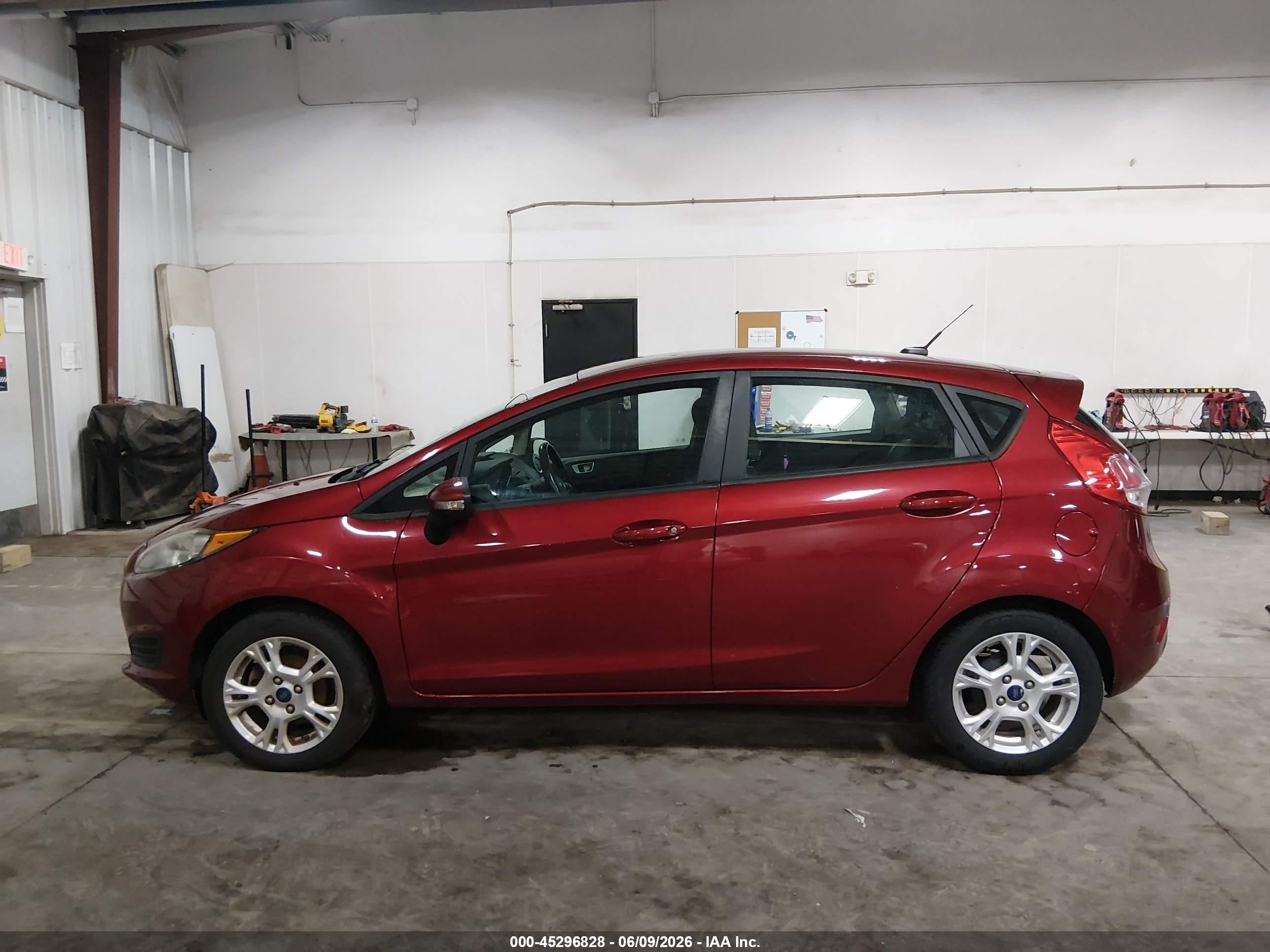 2015 Ford Fiesta Se Red vin: 3FADP4EJ1FM148546