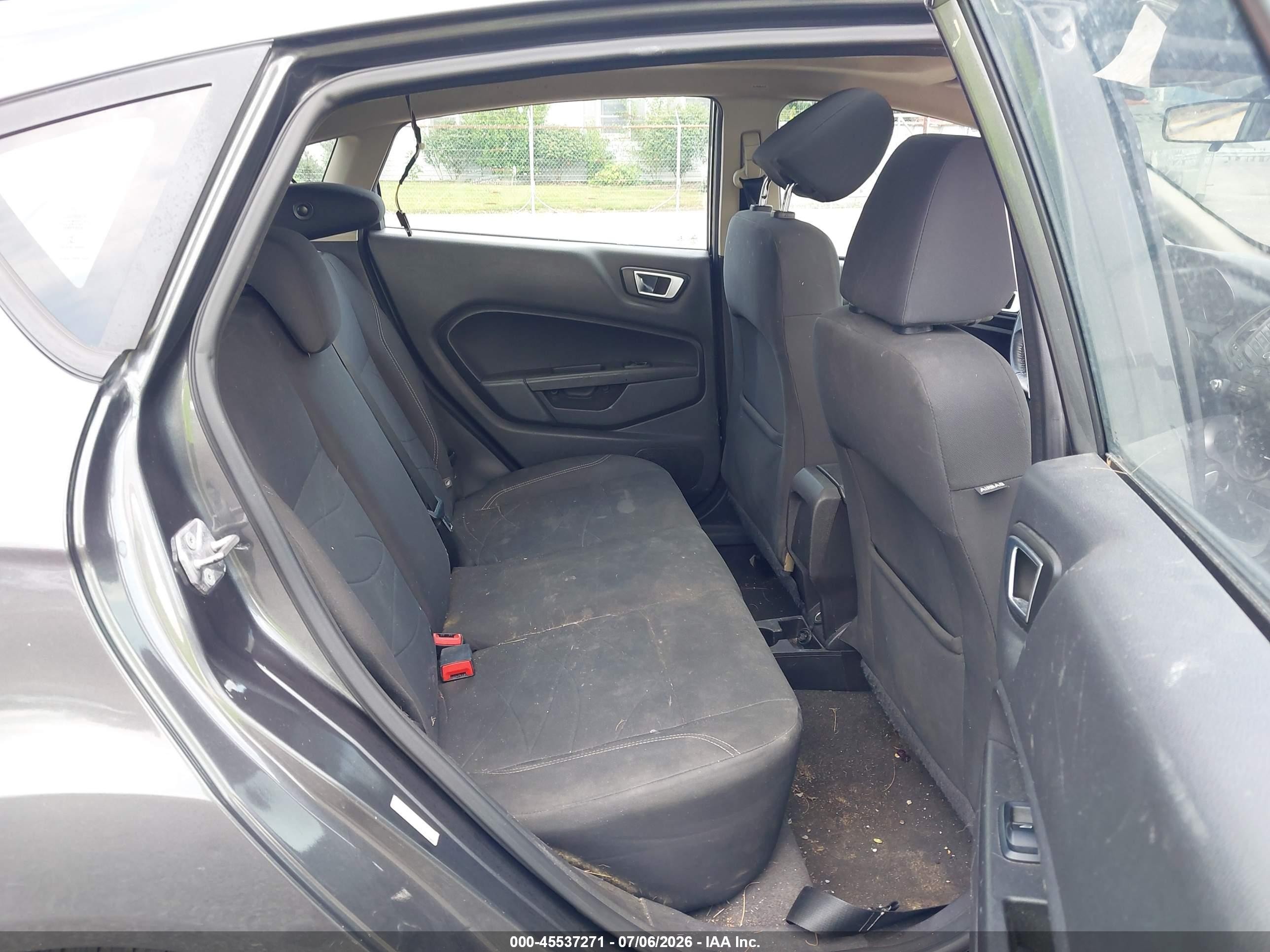 2015 Ford Fiesta Se Gray vin: 3FADP4EJ1FM175648