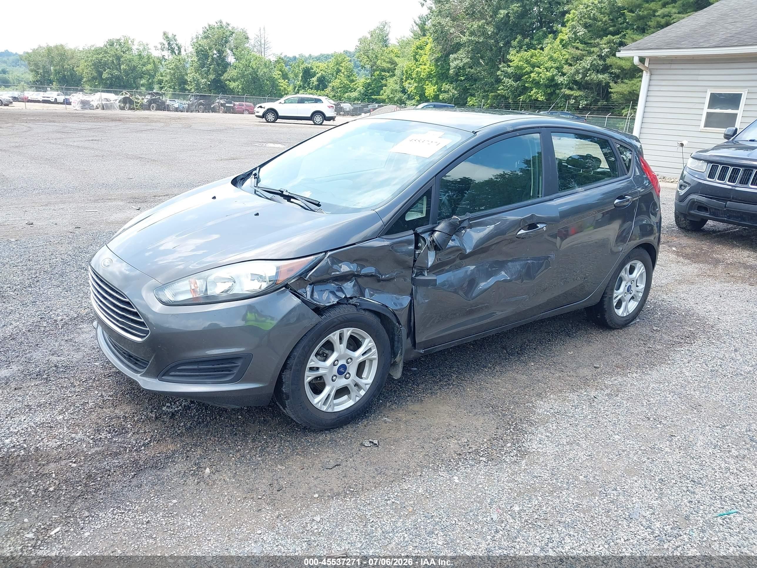 2015 Ford Fiesta Se Gray vin: 3FADP4EJ1FM175648
