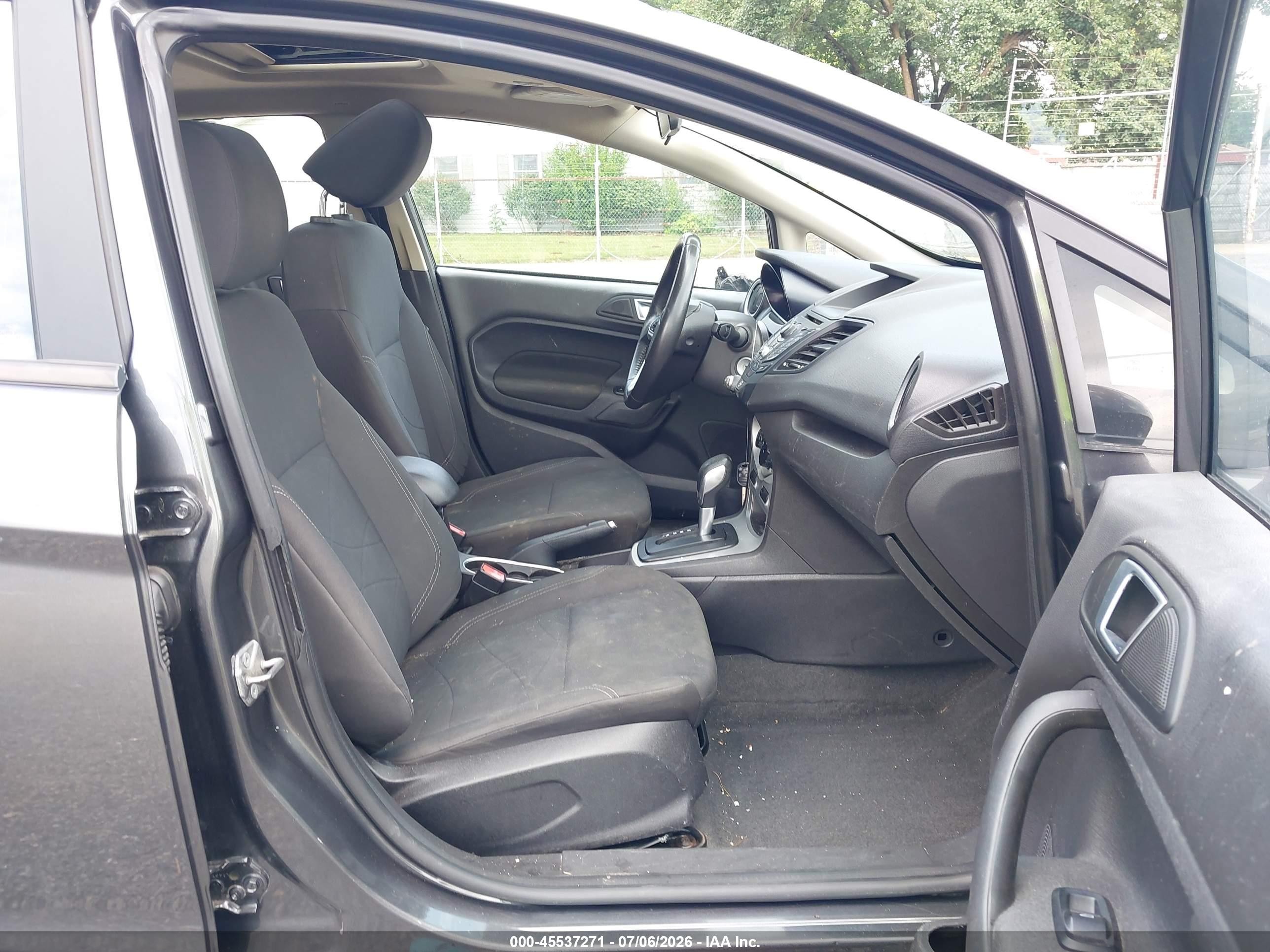 2015 Ford Fiesta Se Gray vin: 3FADP4EJ1FM175648