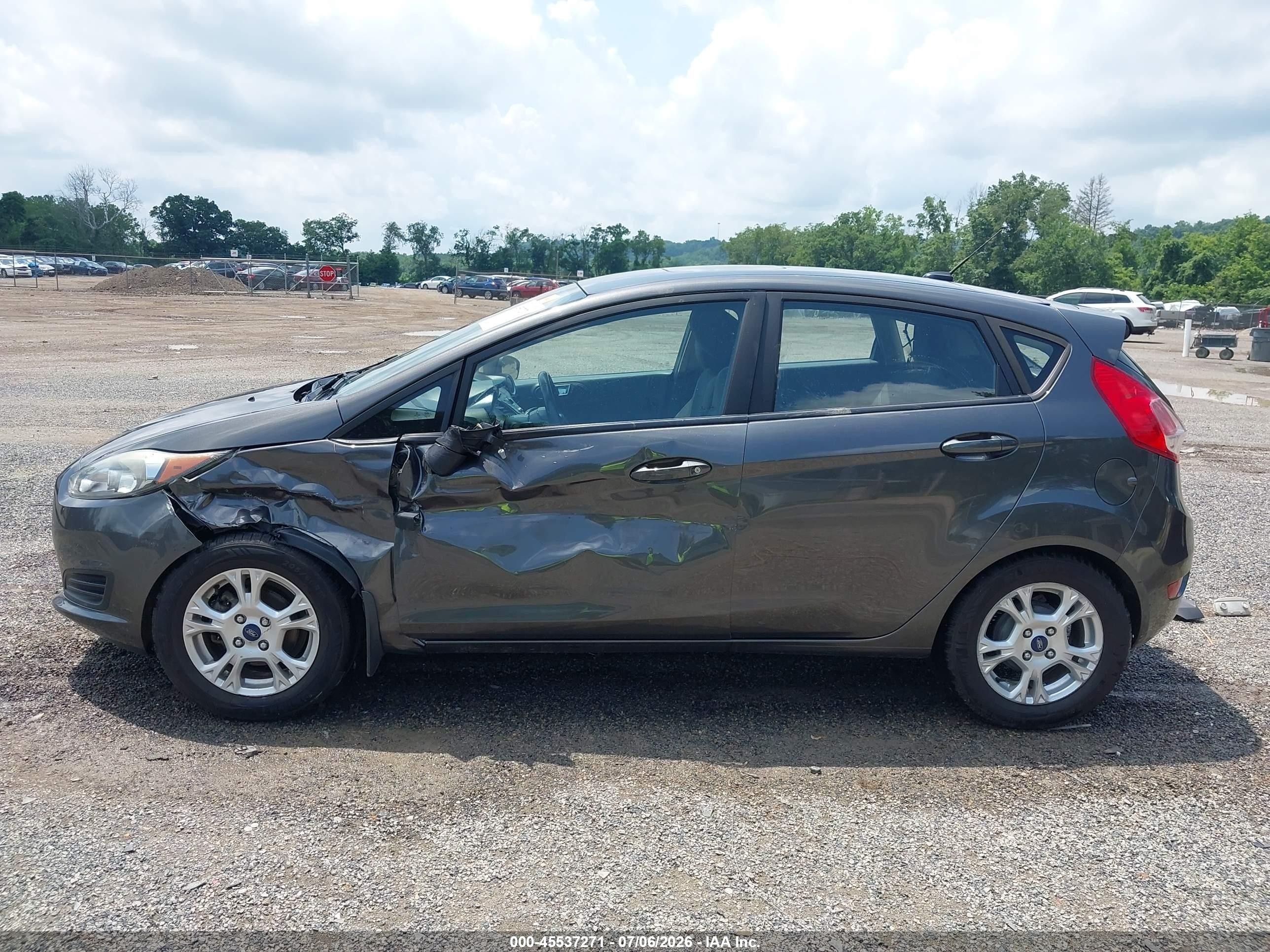 2015 Ford Fiesta Se Gray vin: 3FADP4EJ1FM175648