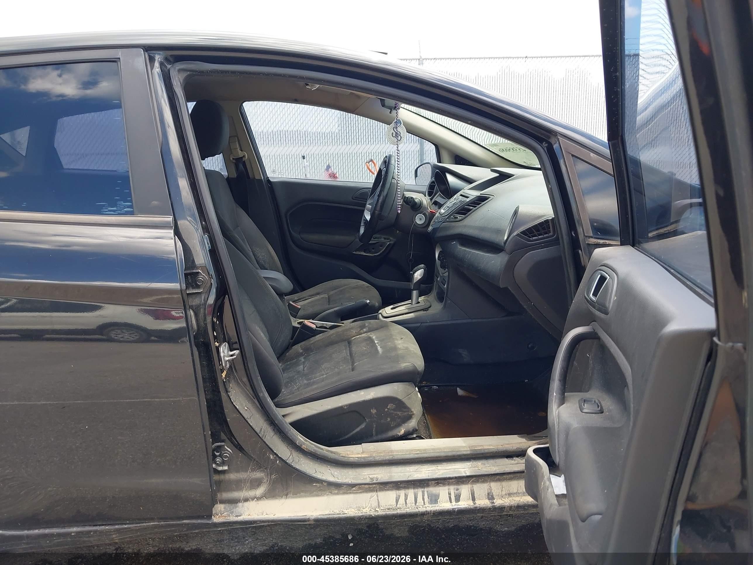 2015 Ford Fiesta Se Black vin: 3FADP4EJ1FM208096