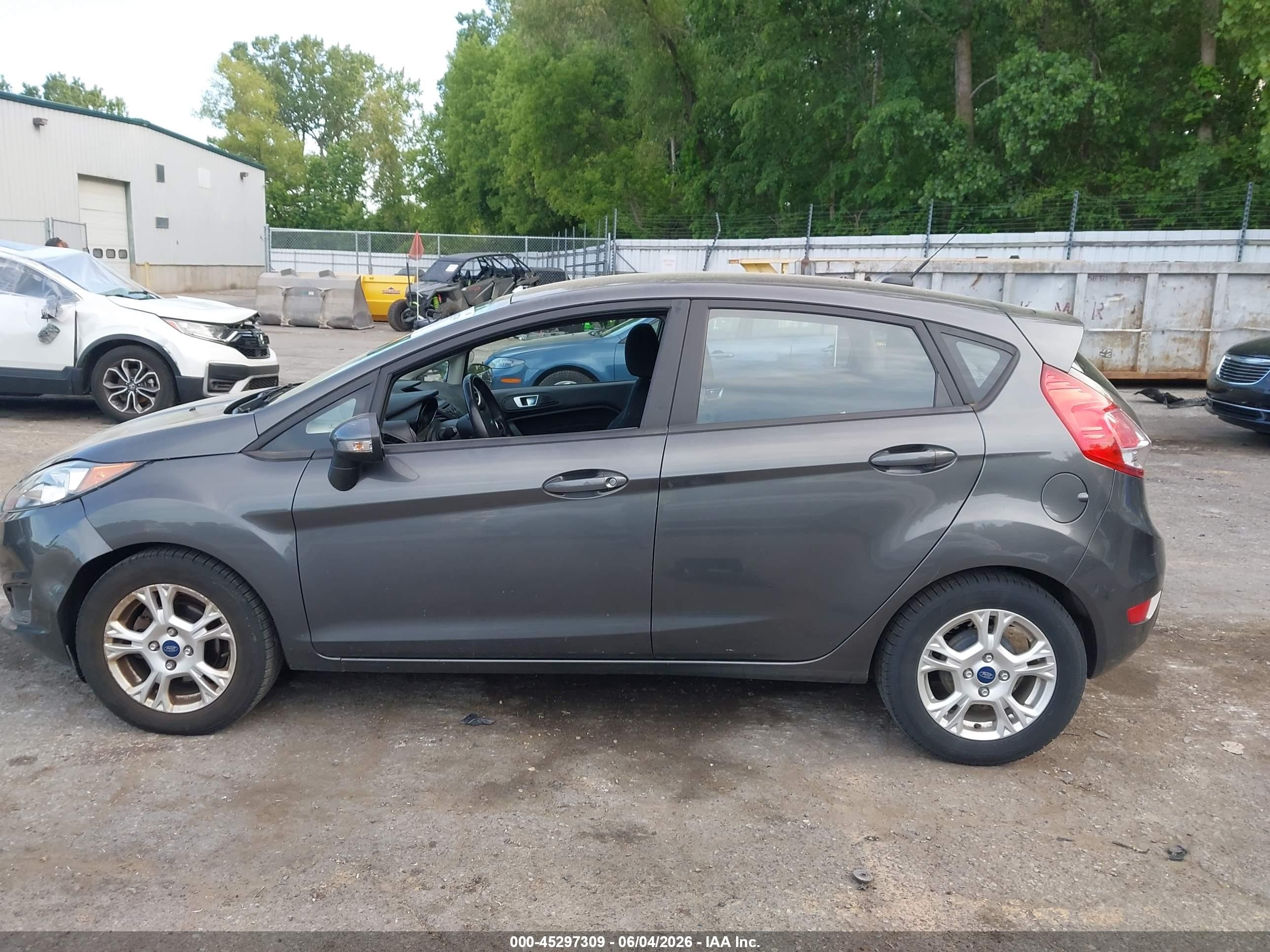 2015 Ford Fiesta Se Gray vin: 3FADP4EJ1FM224282
