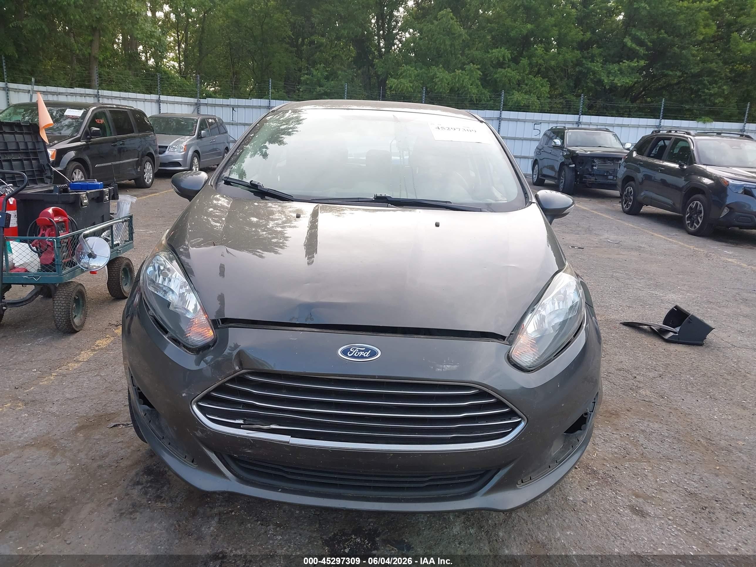 2015 Ford Fiesta Se Gray vin: 3FADP4EJ1FM224282