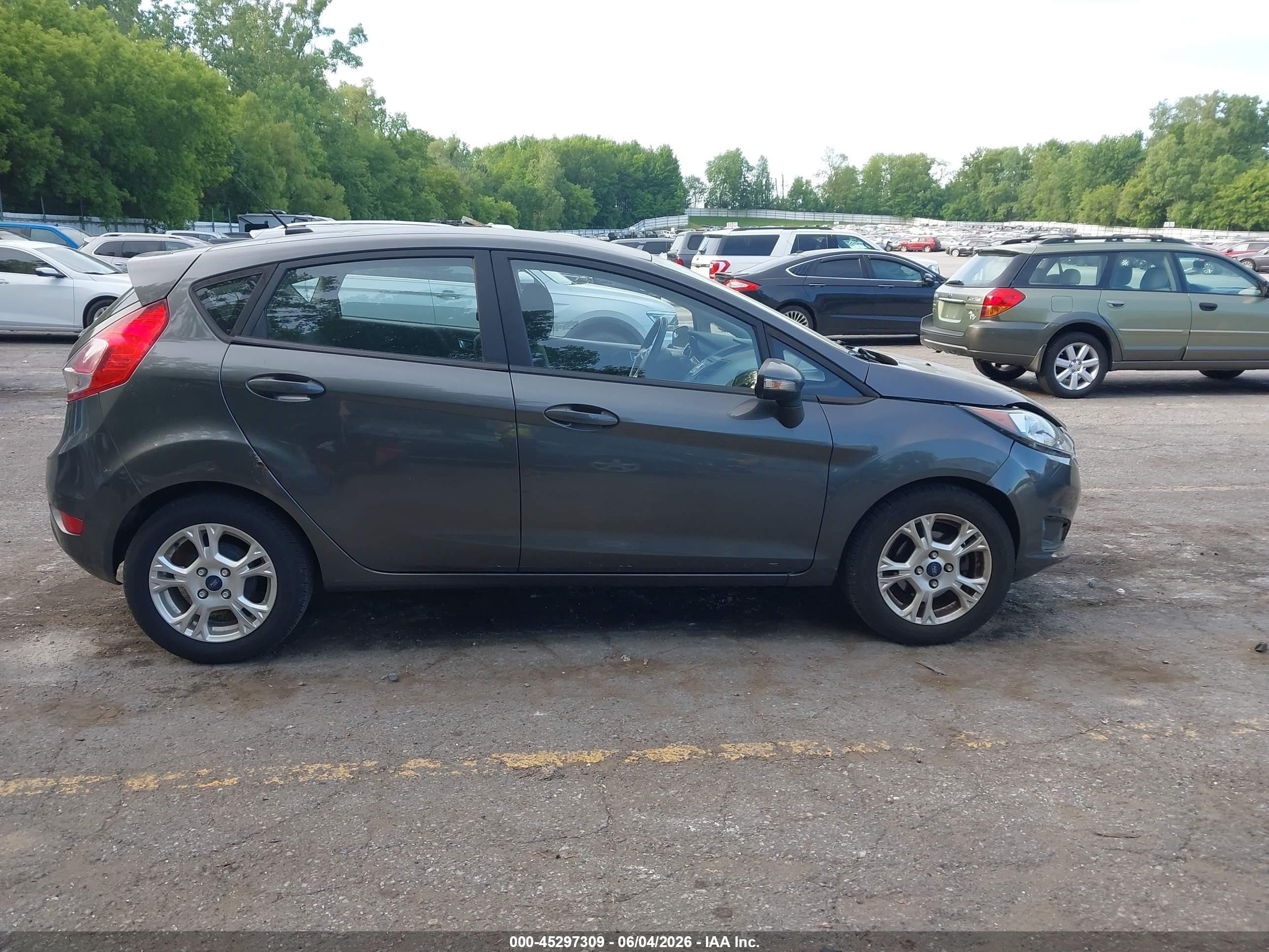 2015 Ford Fiesta Se Gray vin: 3FADP4EJ1FM224282